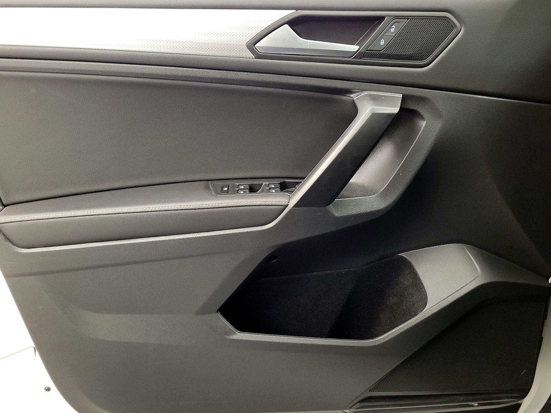 Thumbnail: 2022 Volkswagen Tiguan - 12