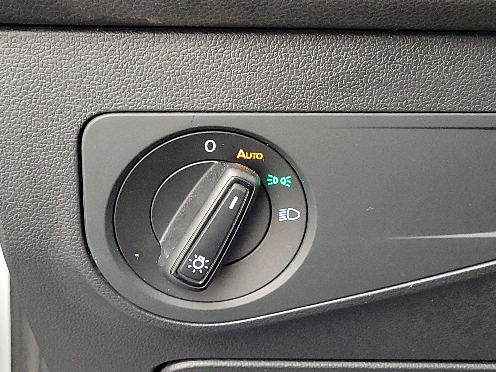 Thumbnail: 2022 Volkswagen Tiguan - 13