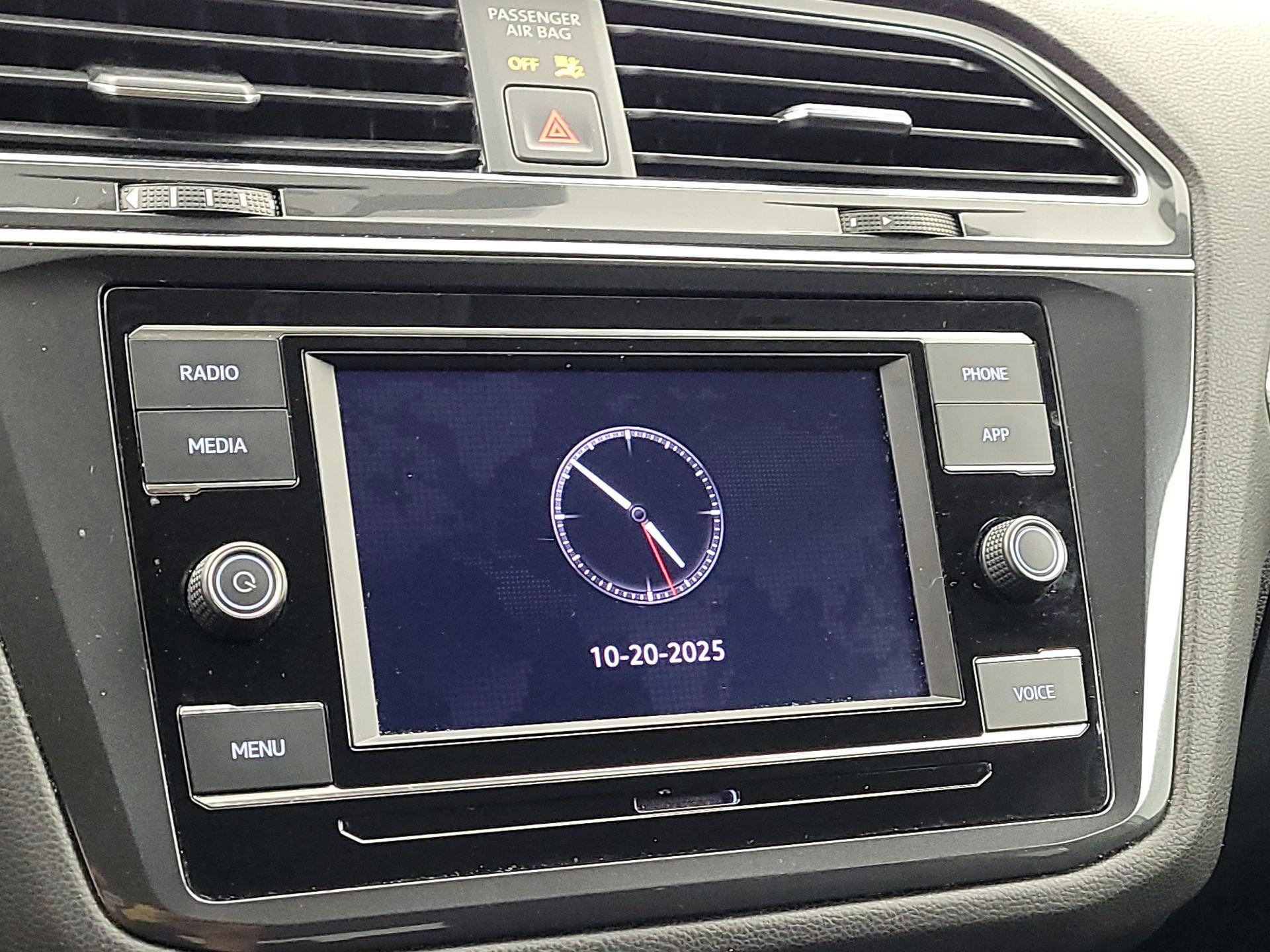 Thumbnail: 2022 Volkswagen Tiguan - 15