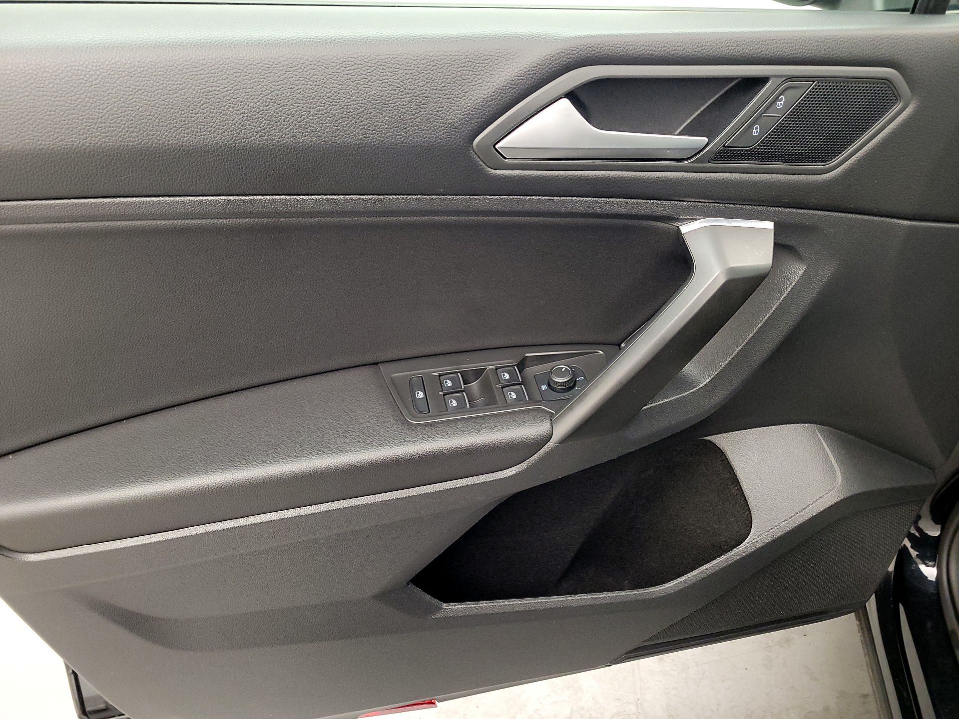 Thumbnail: 2021 Volkswagen Tiguan - 13