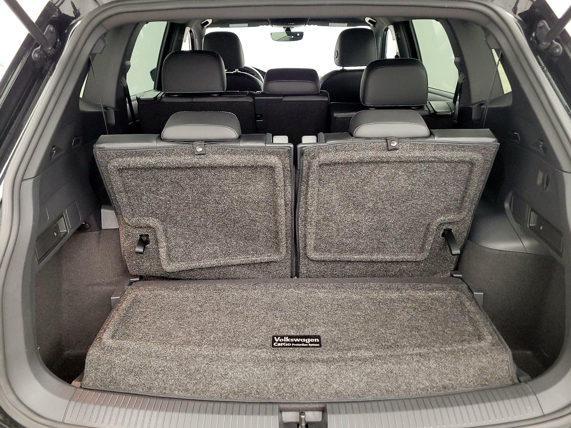 Thumbnail: 2021 Volkswagen Tiguan - 17