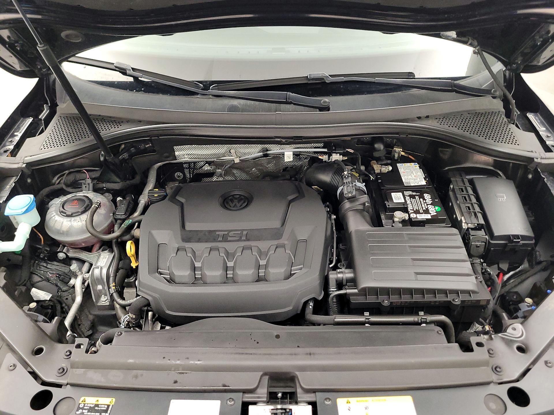 Thumbnail: 2021 Volkswagen Tiguan - 18