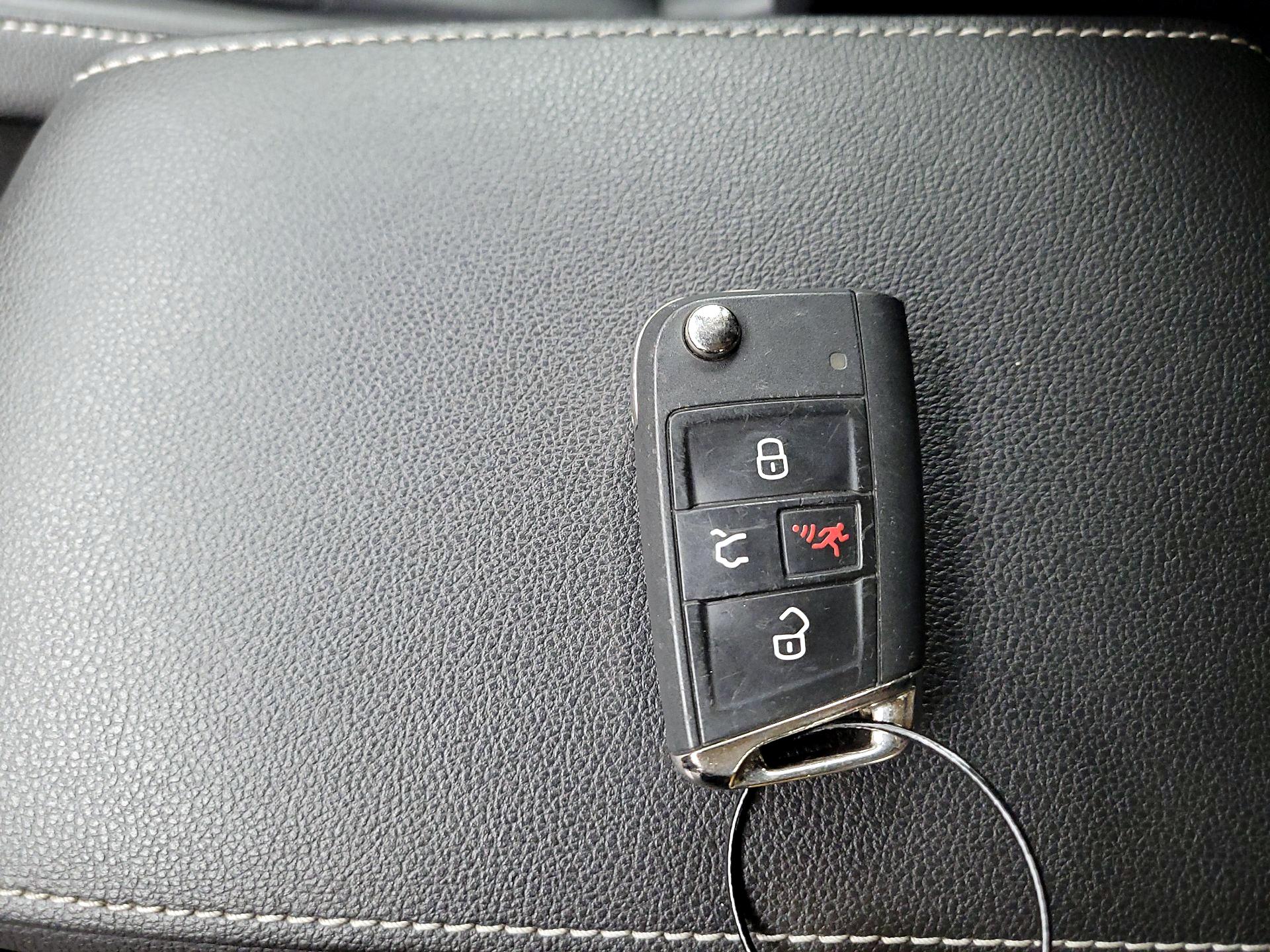 Thumbnail: 2021 Volkswagen Tiguan - 19