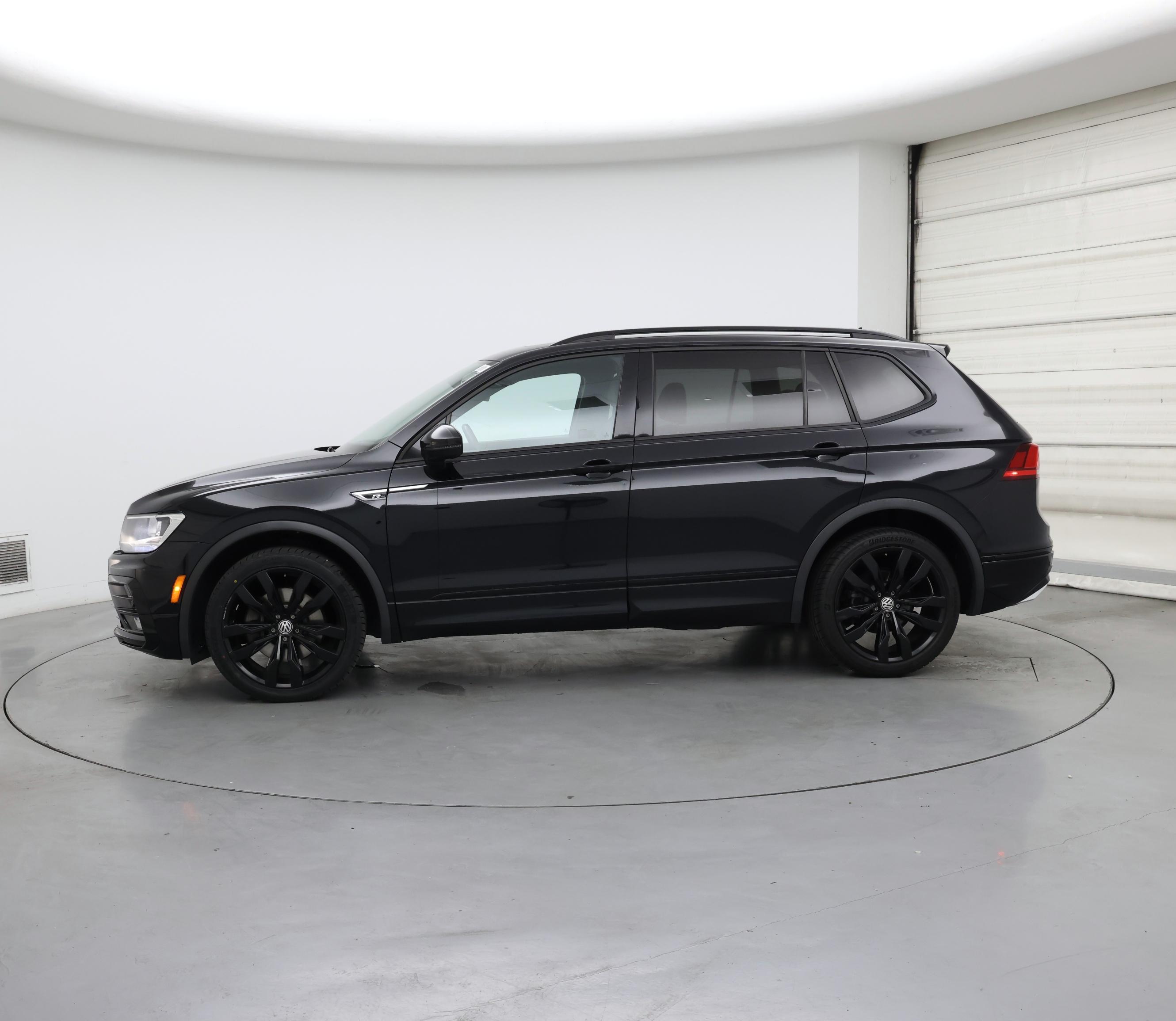 Thumbnail: 2021 Volkswagen Tiguan - 3