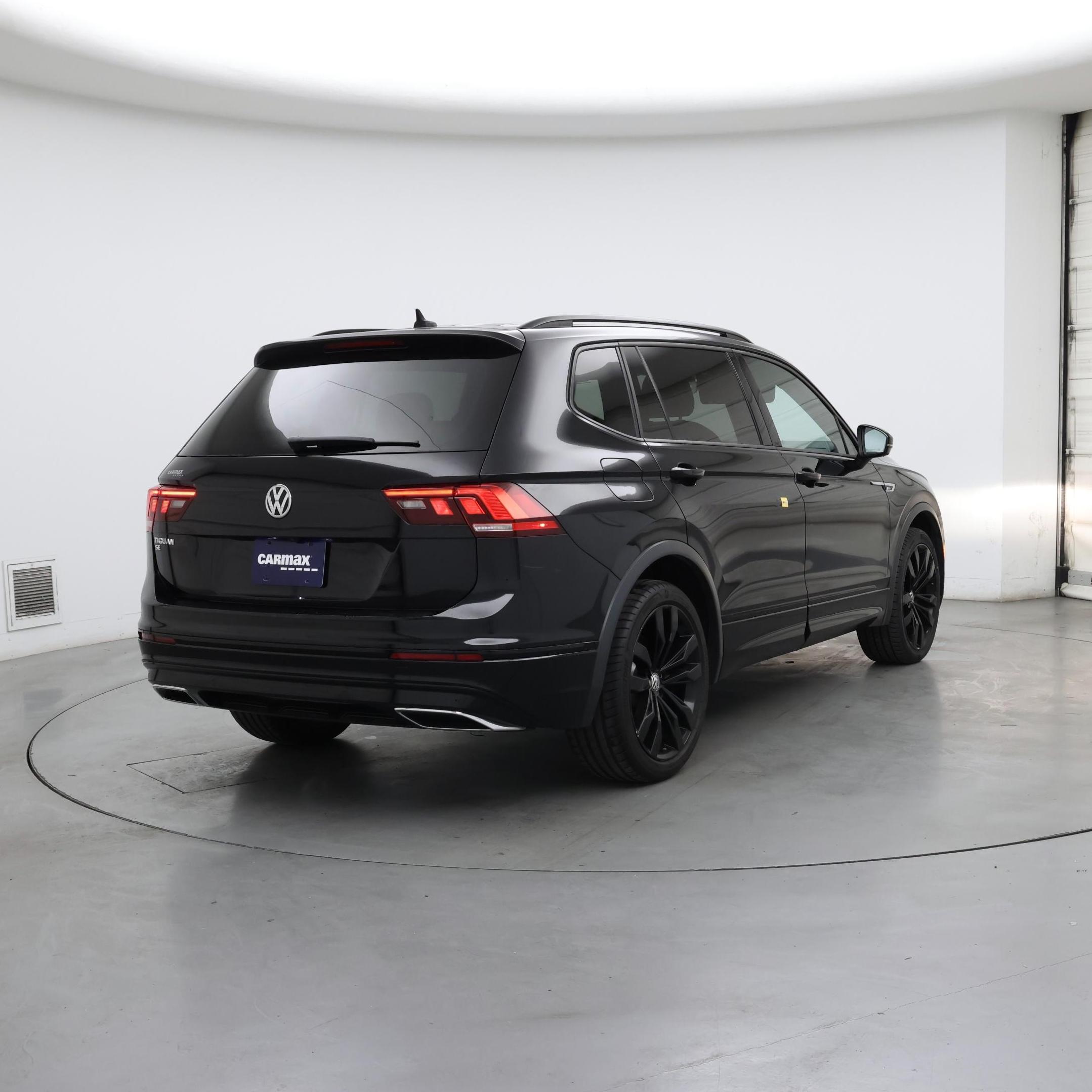 Thumbnail: 2021 Volkswagen Tiguan - 8