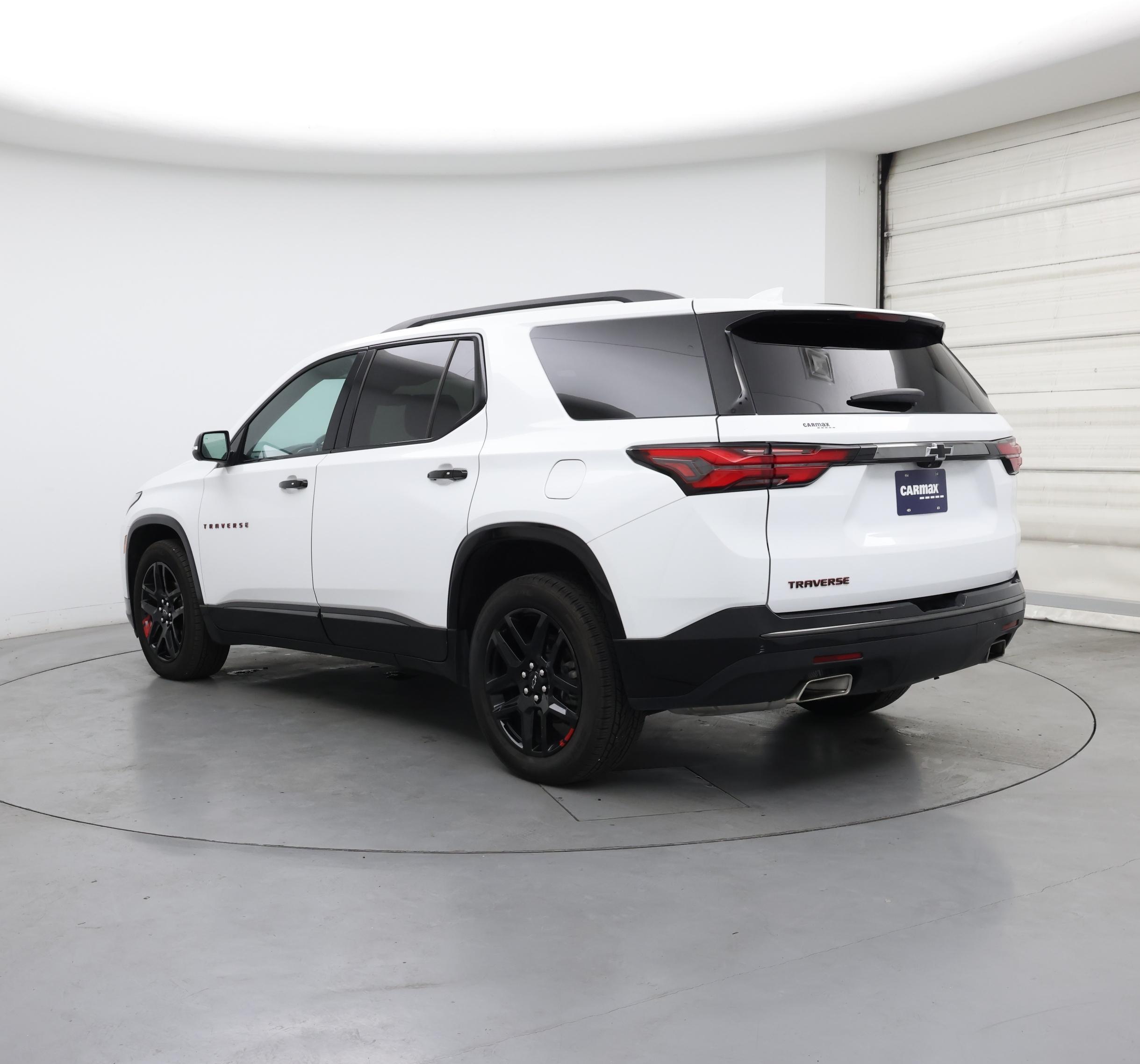Thumbnail: 2023 Chevrolet Traverse - 2