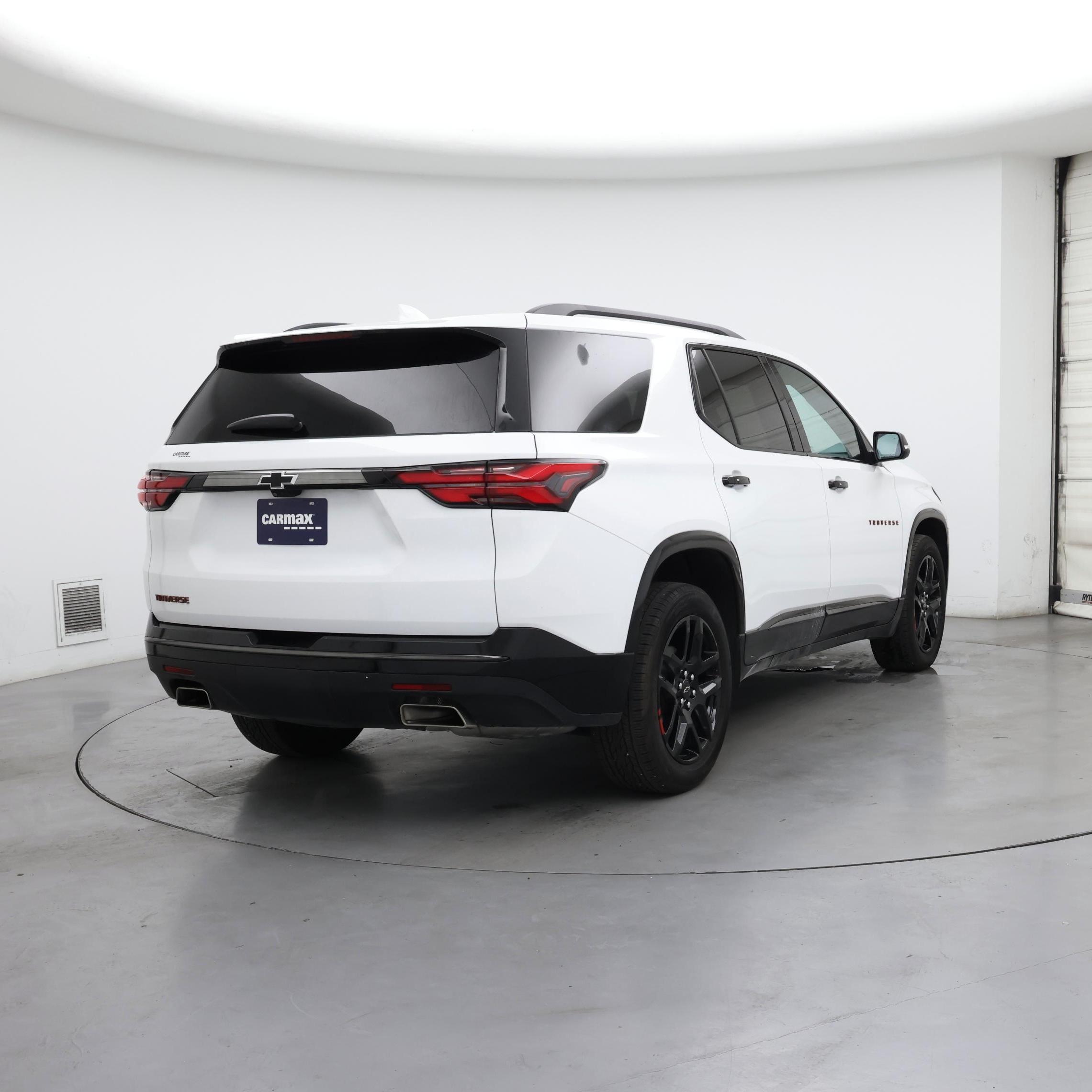 Thumbnail: 2023 Chevrolet Traverse - 8