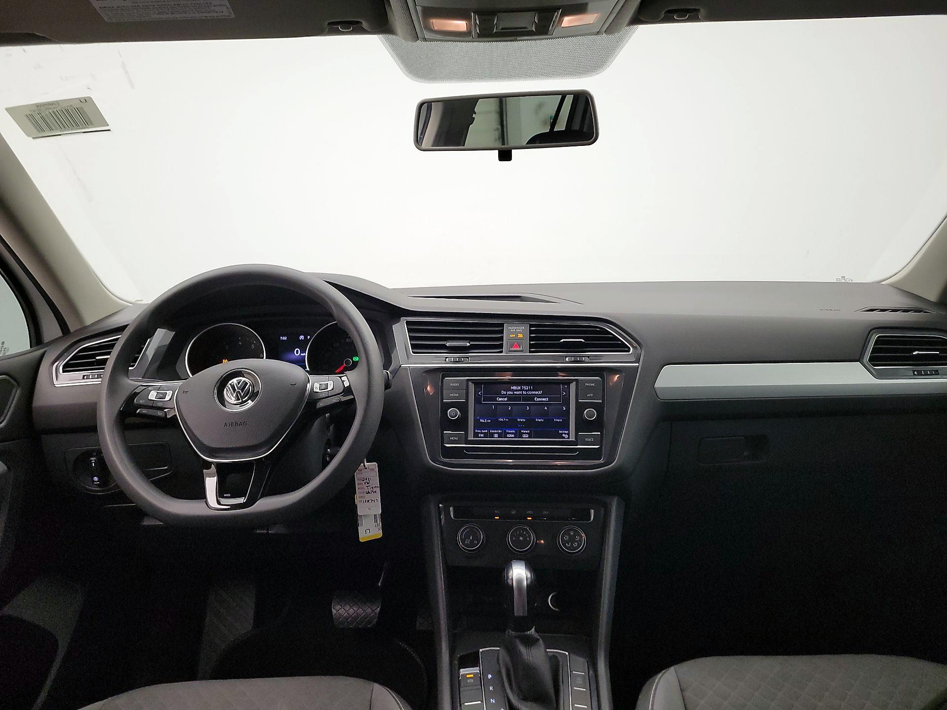 Thumbnail: 2021 Volkswagen Tiguan - 9
