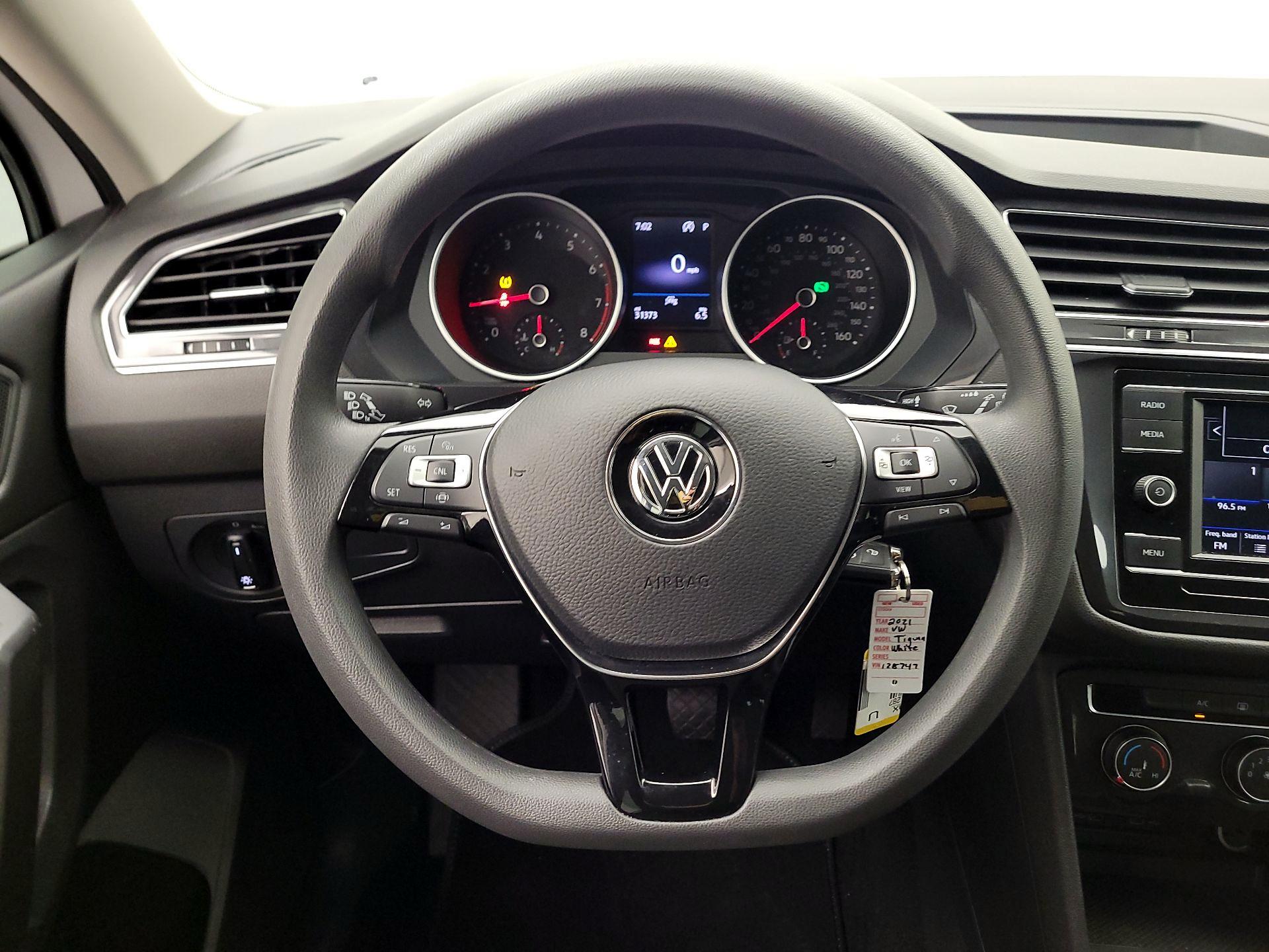 Thumbnail: 2021 Volkswagen Tiguan - 10