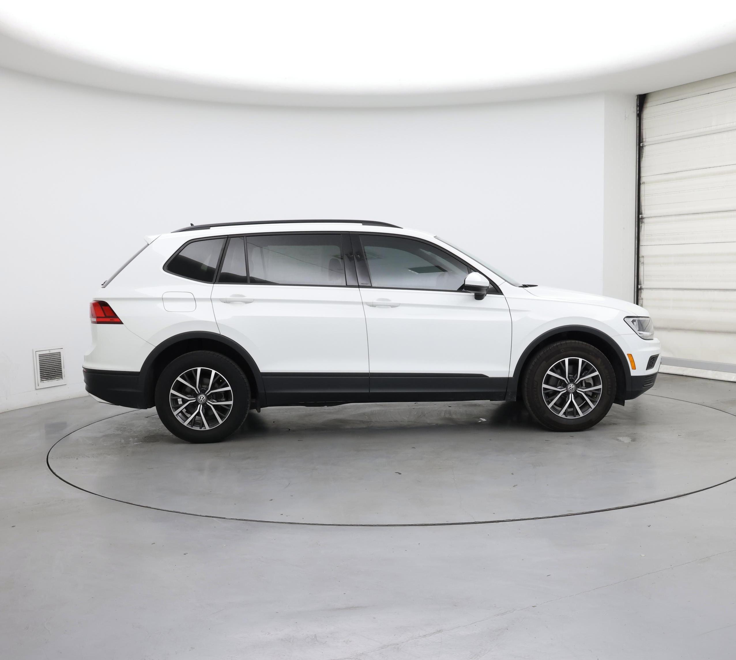 Thumbnail: 2021 Volkswagen Tiguan - 7