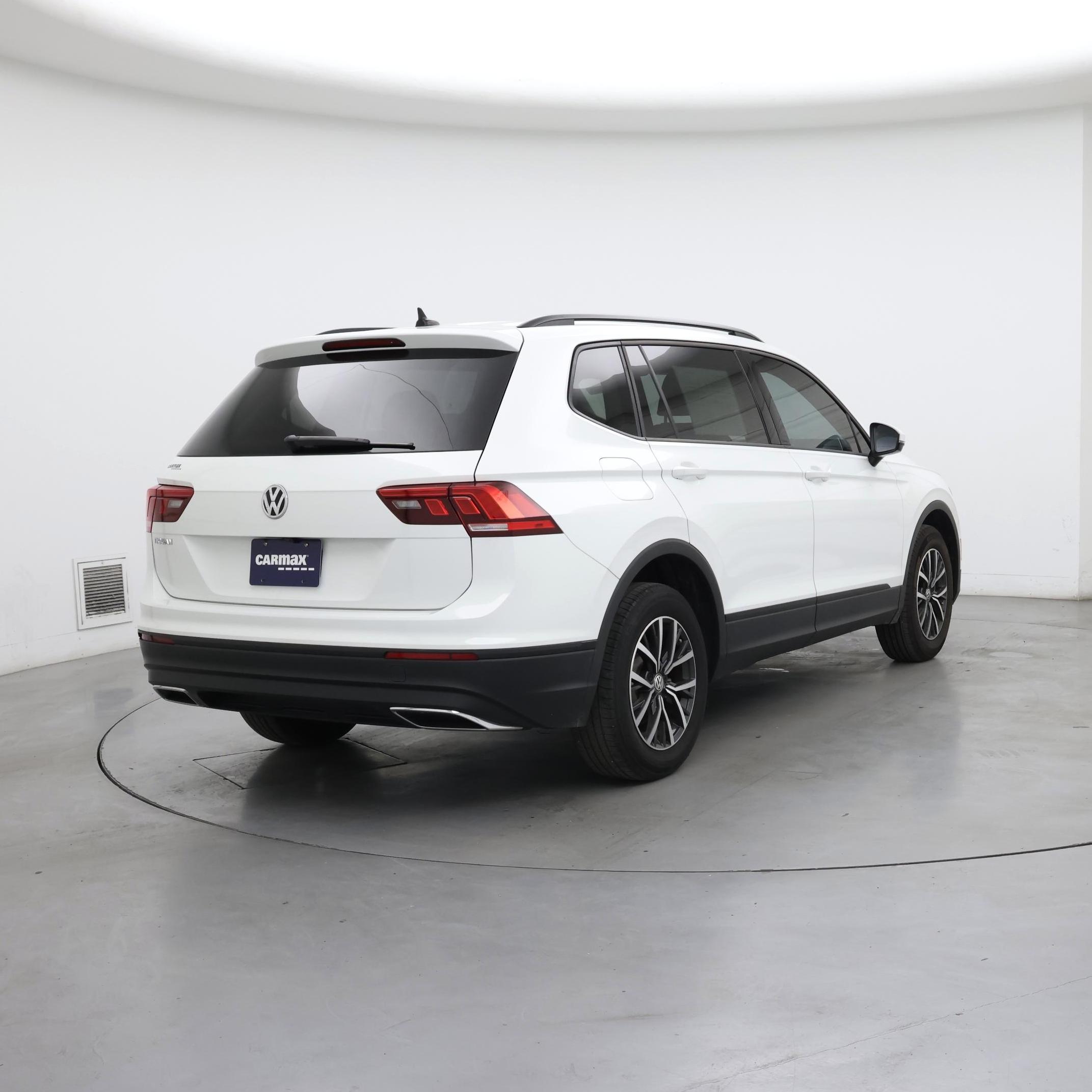 Thumbnail: 2021 Volkswagen Tiguan - 8