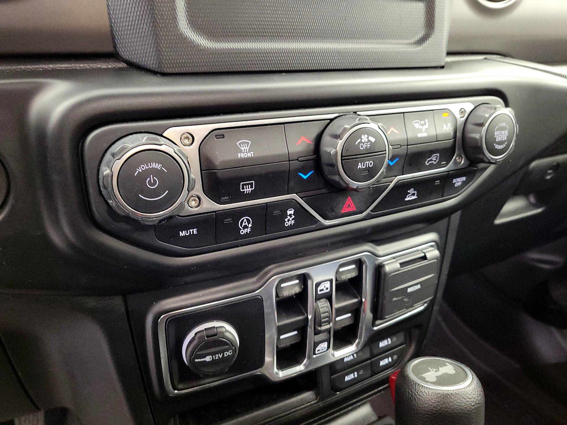 Thumbnail: 2021 Jeep Wrangler - 14