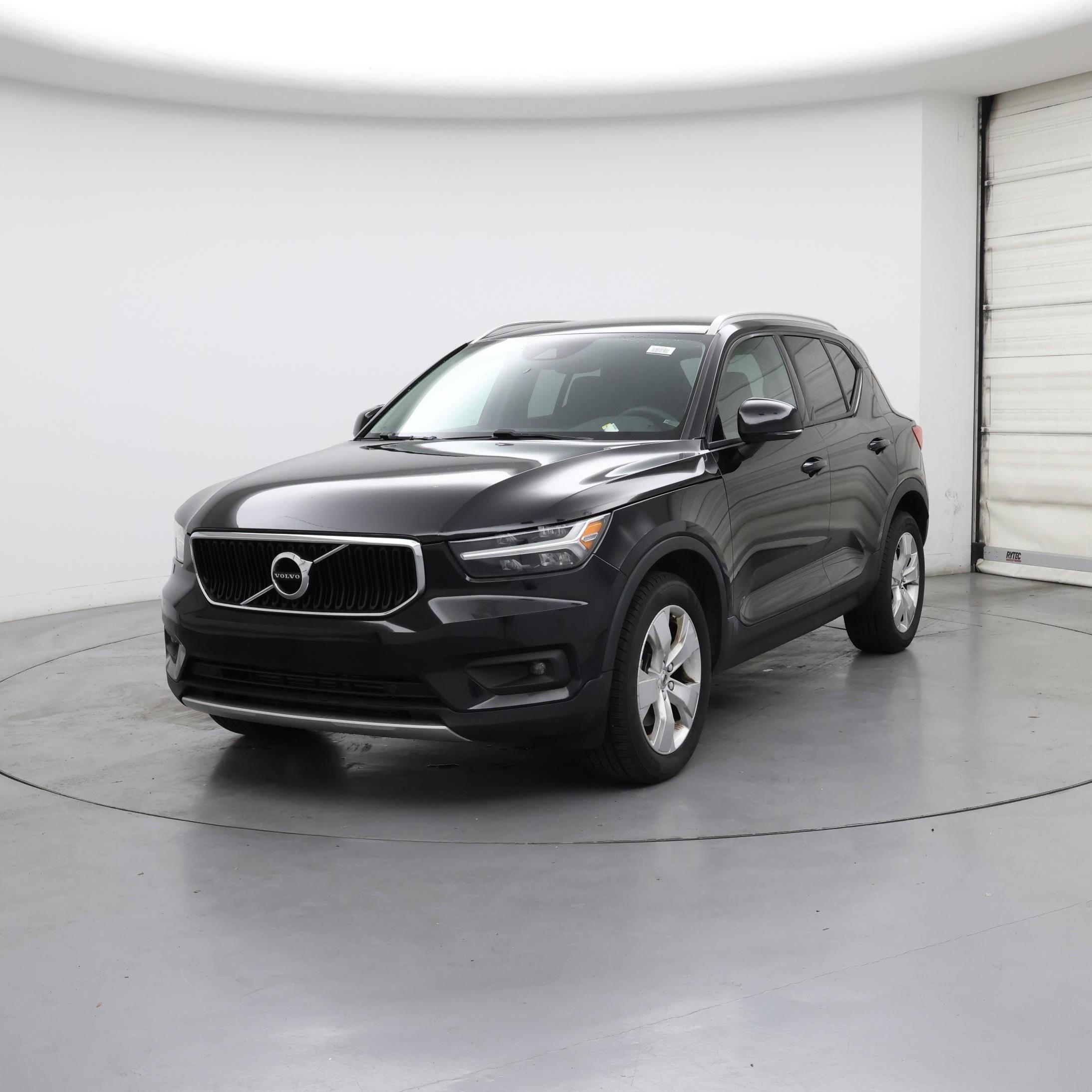 Thumbnail: 2022 Volvo XC40 - 4