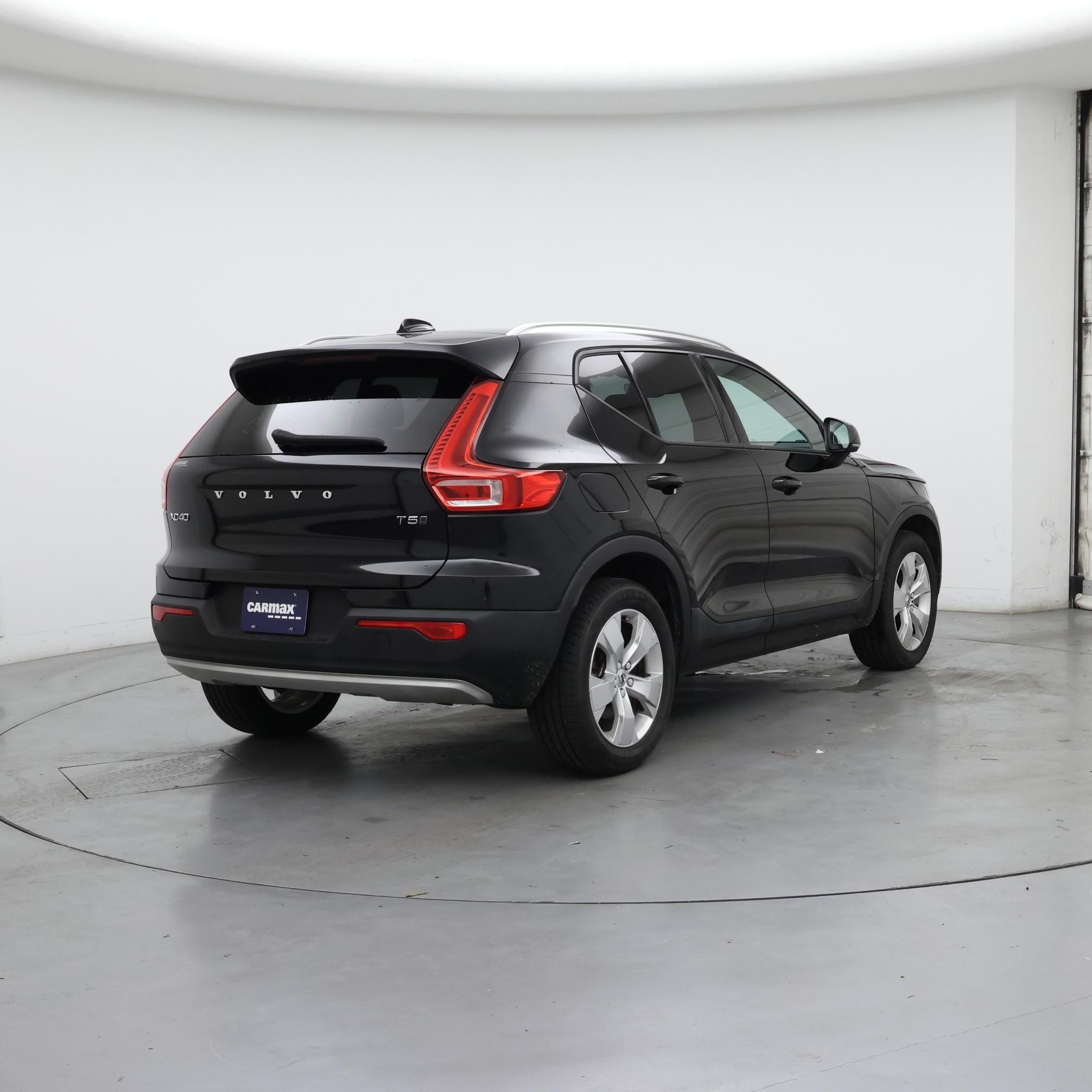 Thumbnail: 2022 Volvo XC40 - 8