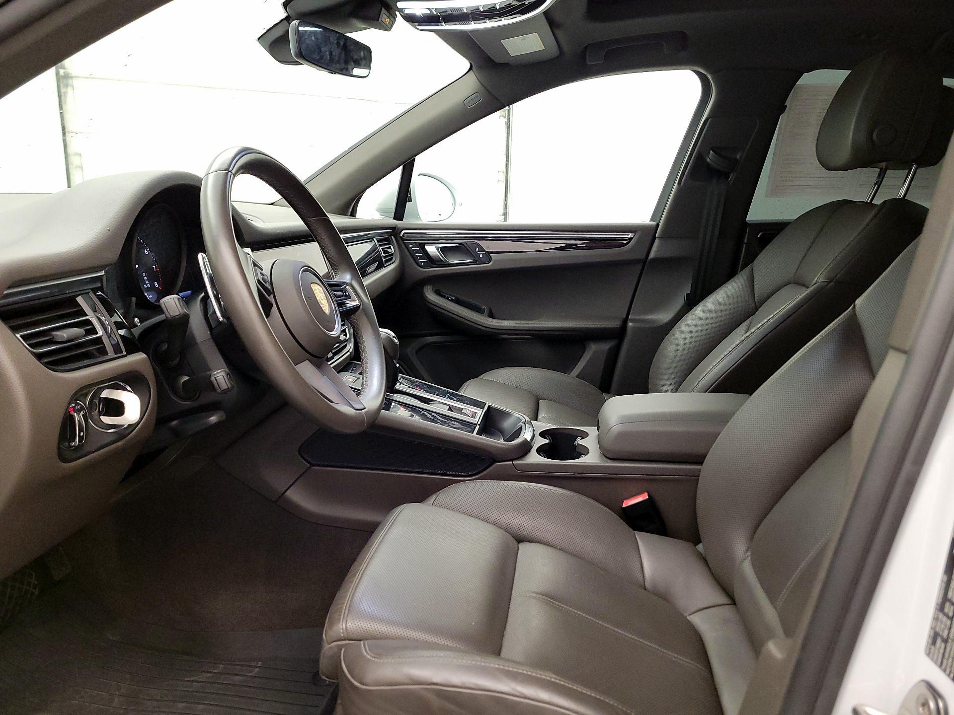 Thumbnail: 2022 Porsche Macan - 11