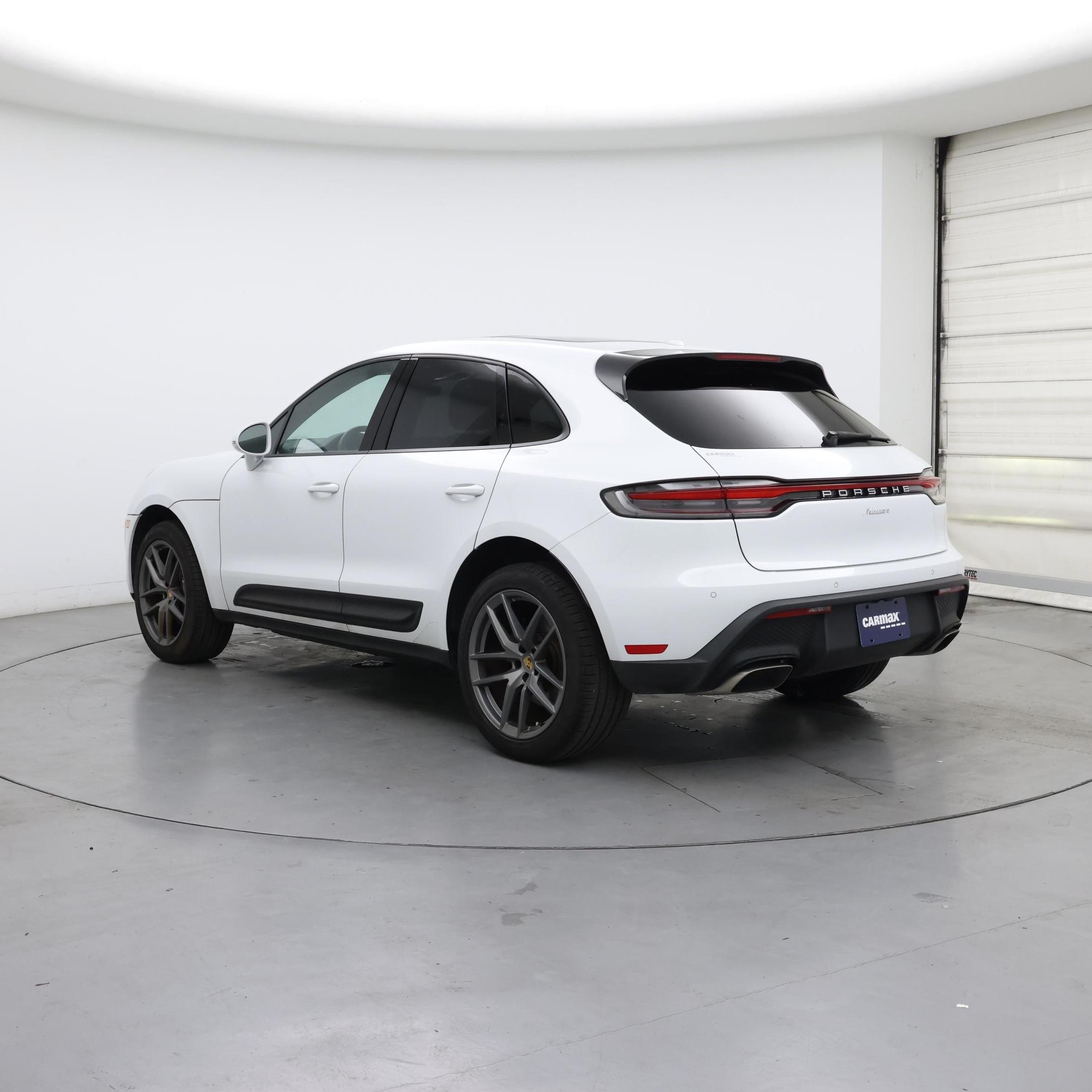 Thumbnail: 2022 Porsche Macan - 2
