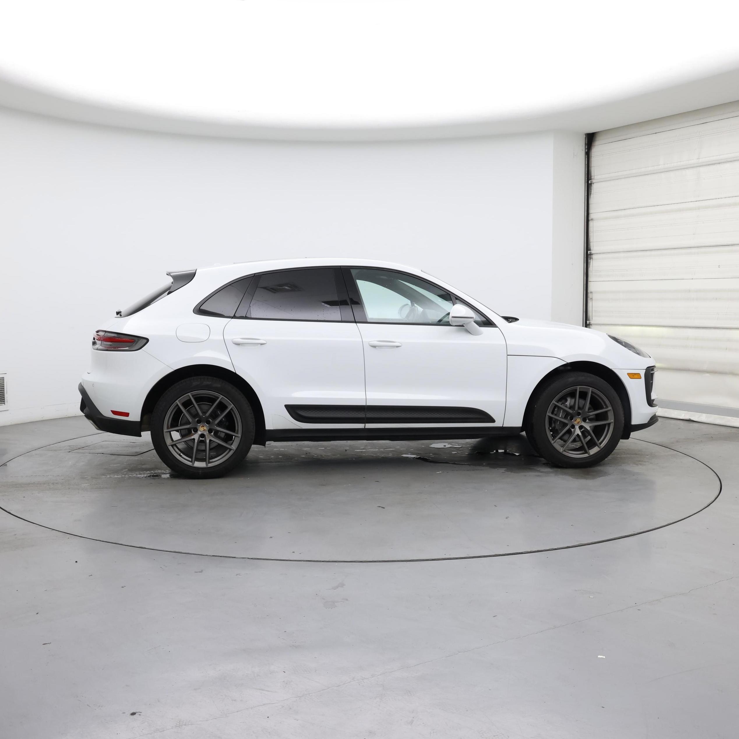 Thumbnail: 2022 Porsche Macan - 7