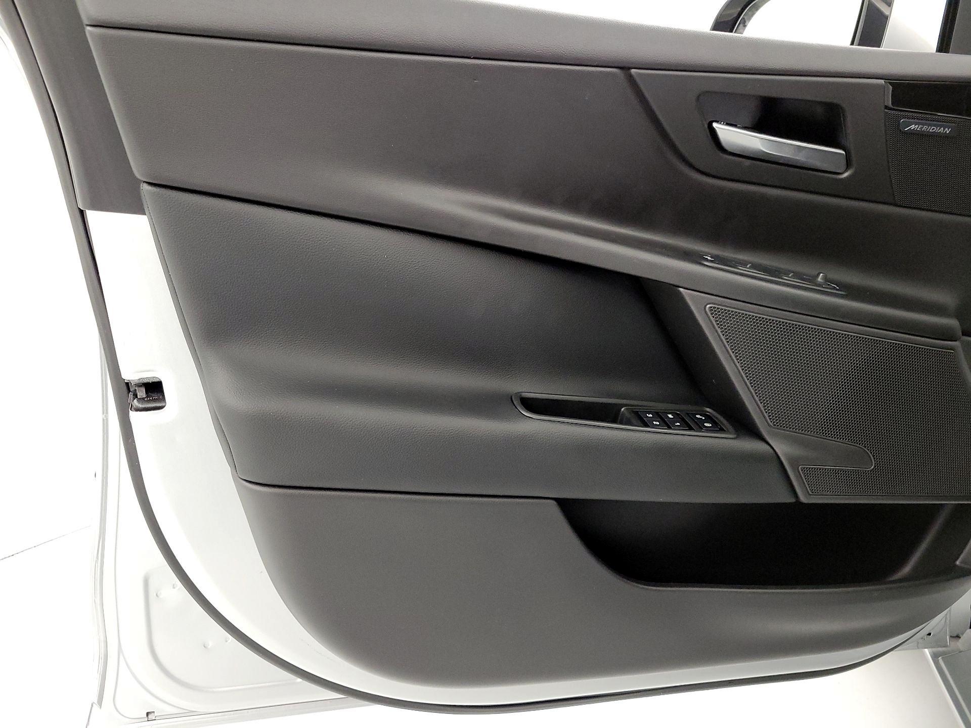 Thumbnail: 2018 Jaguar XE - 12