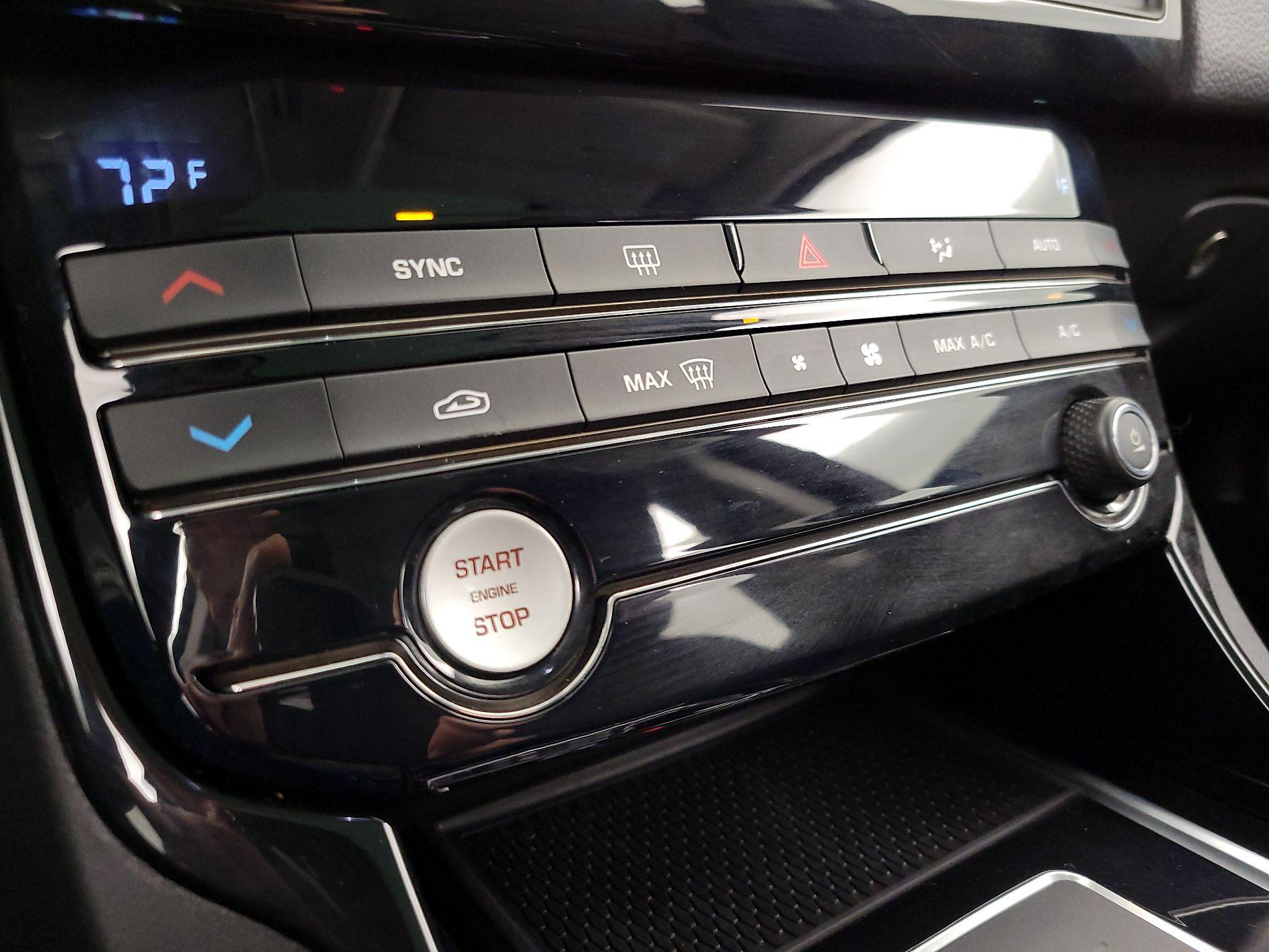 Thumbnail: 2018 Jaguar XE - 16