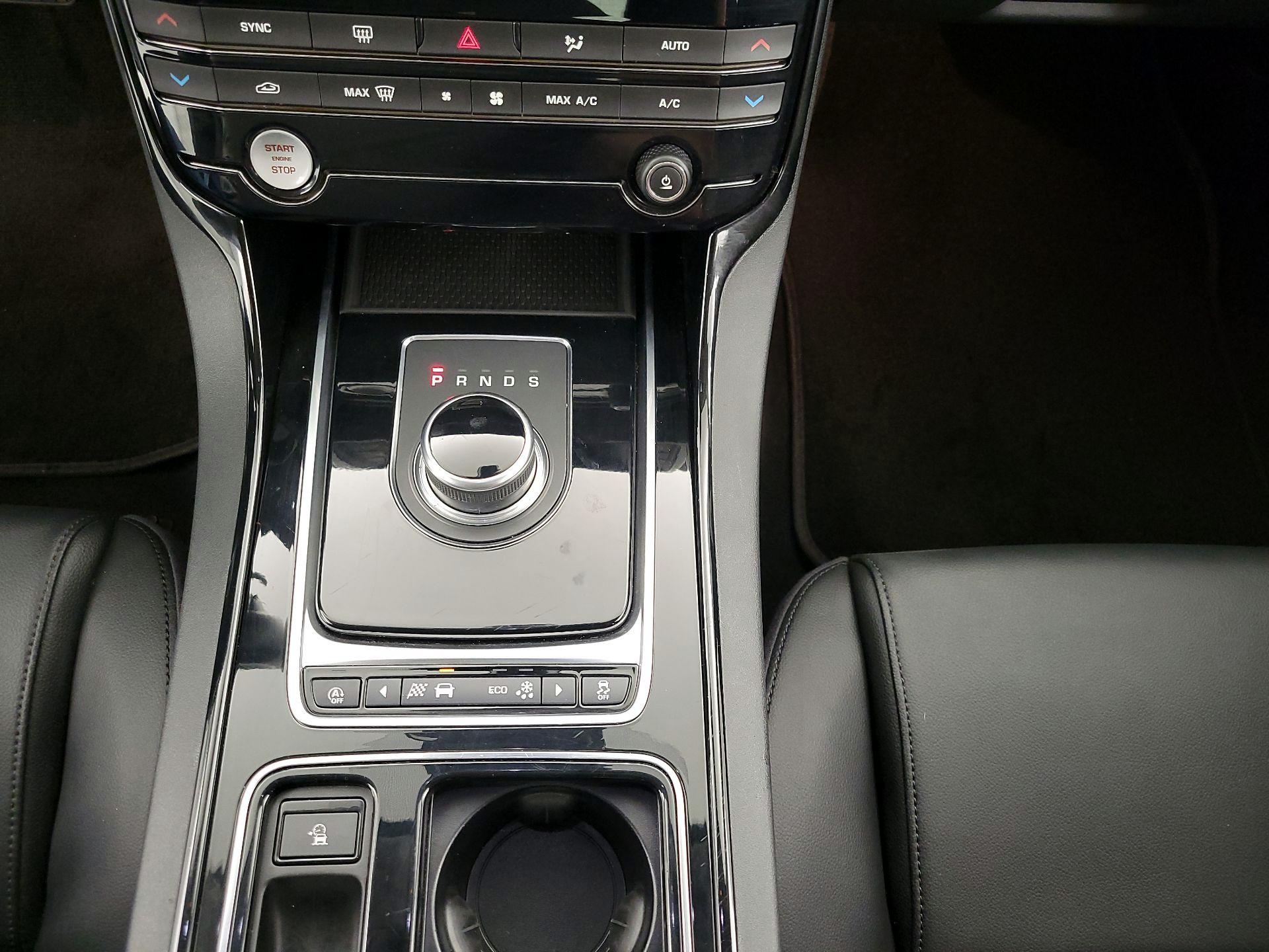 Thumbnail: 2018 Jaguar XE - 17