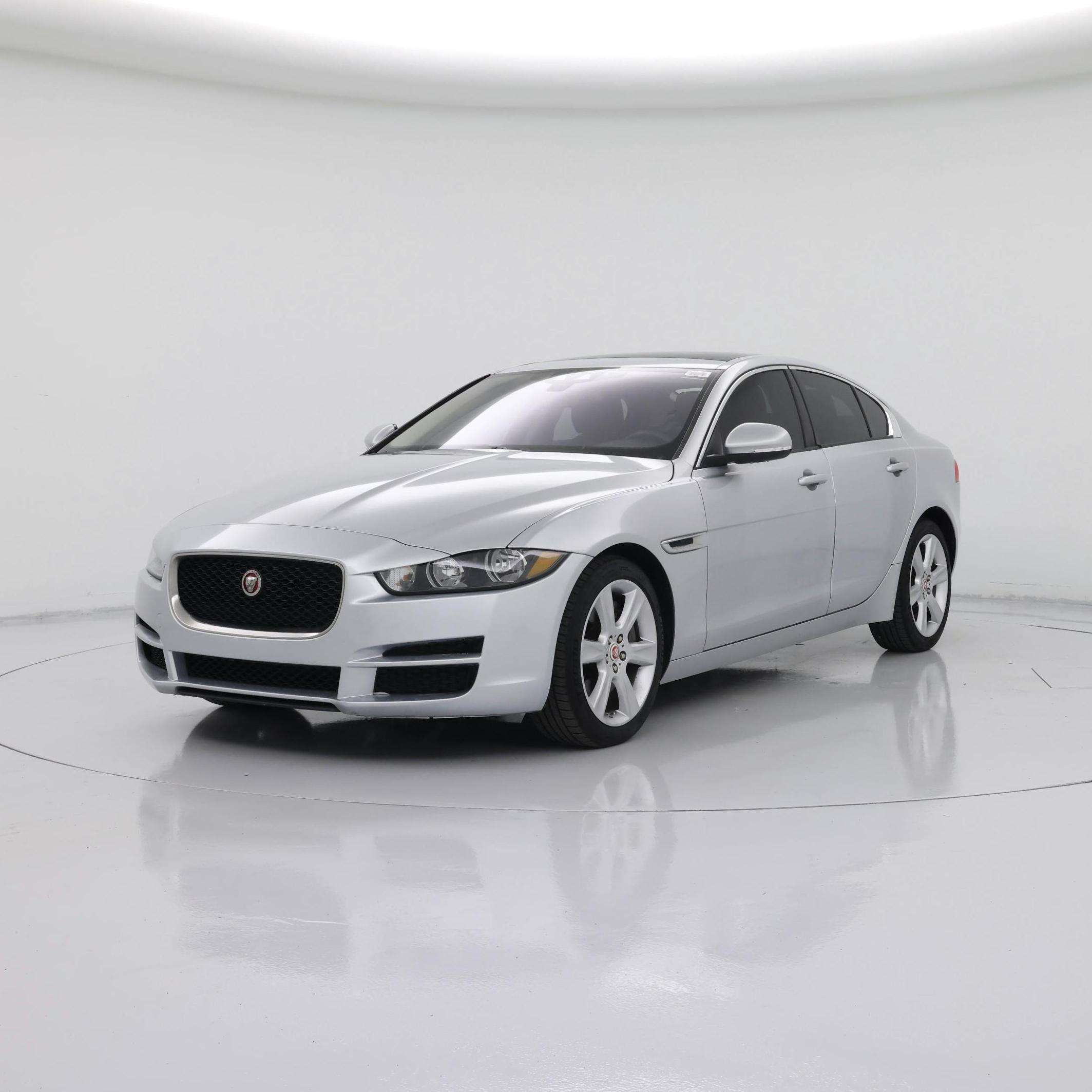 Thumbnail: 2018 Jaguar XE - 4
