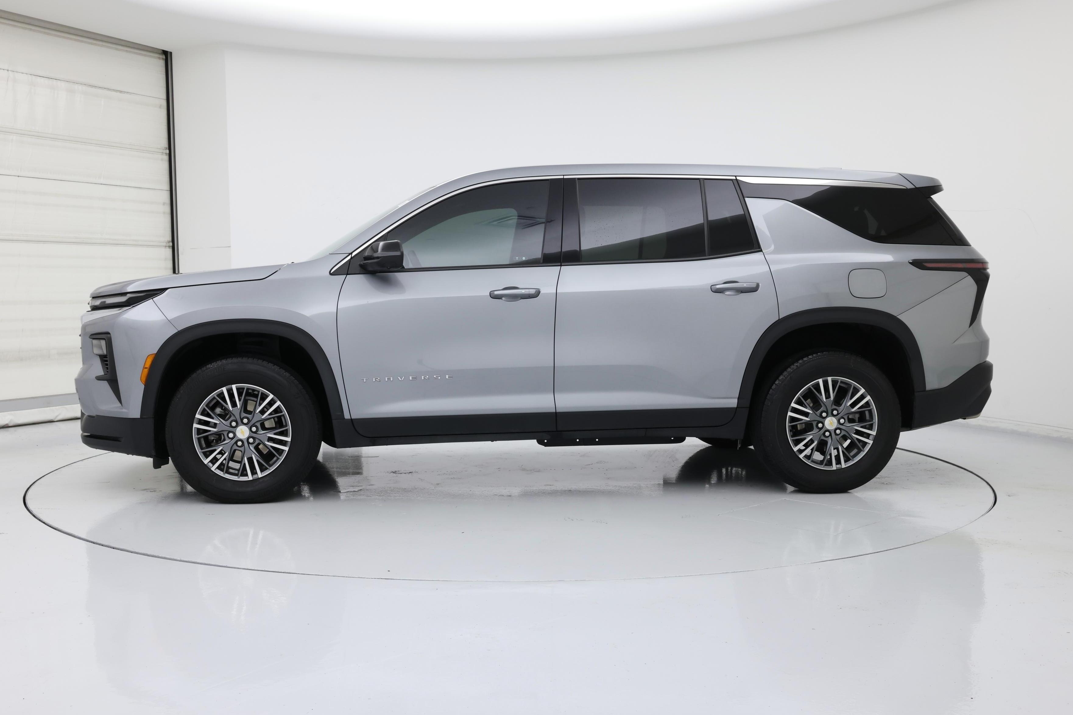 Thumbnail: 2024 Chevrolet Traverse - 3