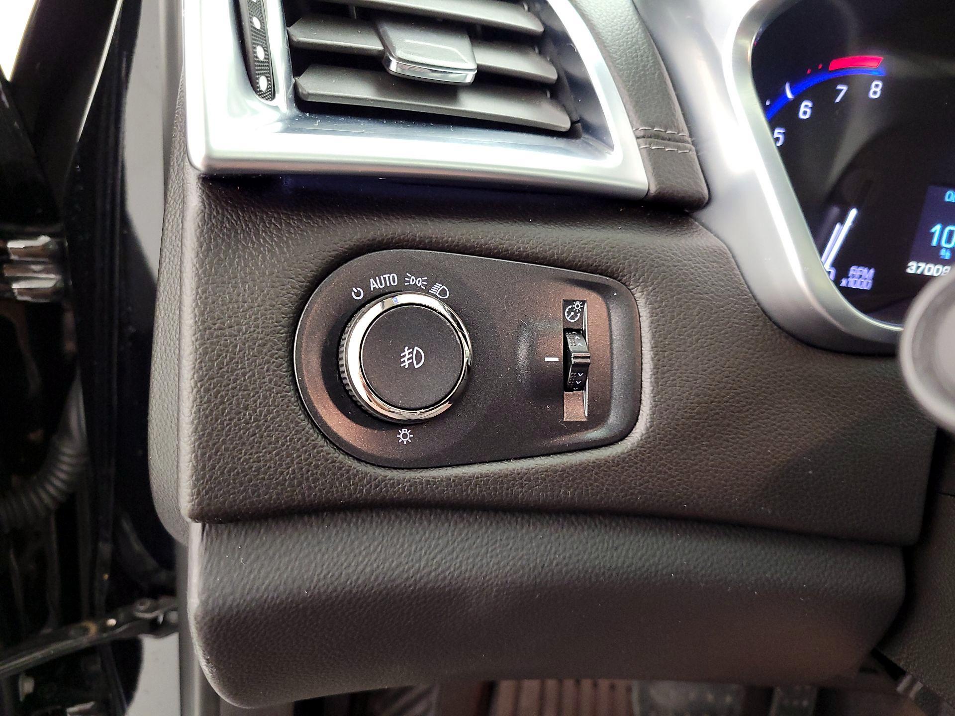 Thumbnail: 2015 Cadillac SRX - 13