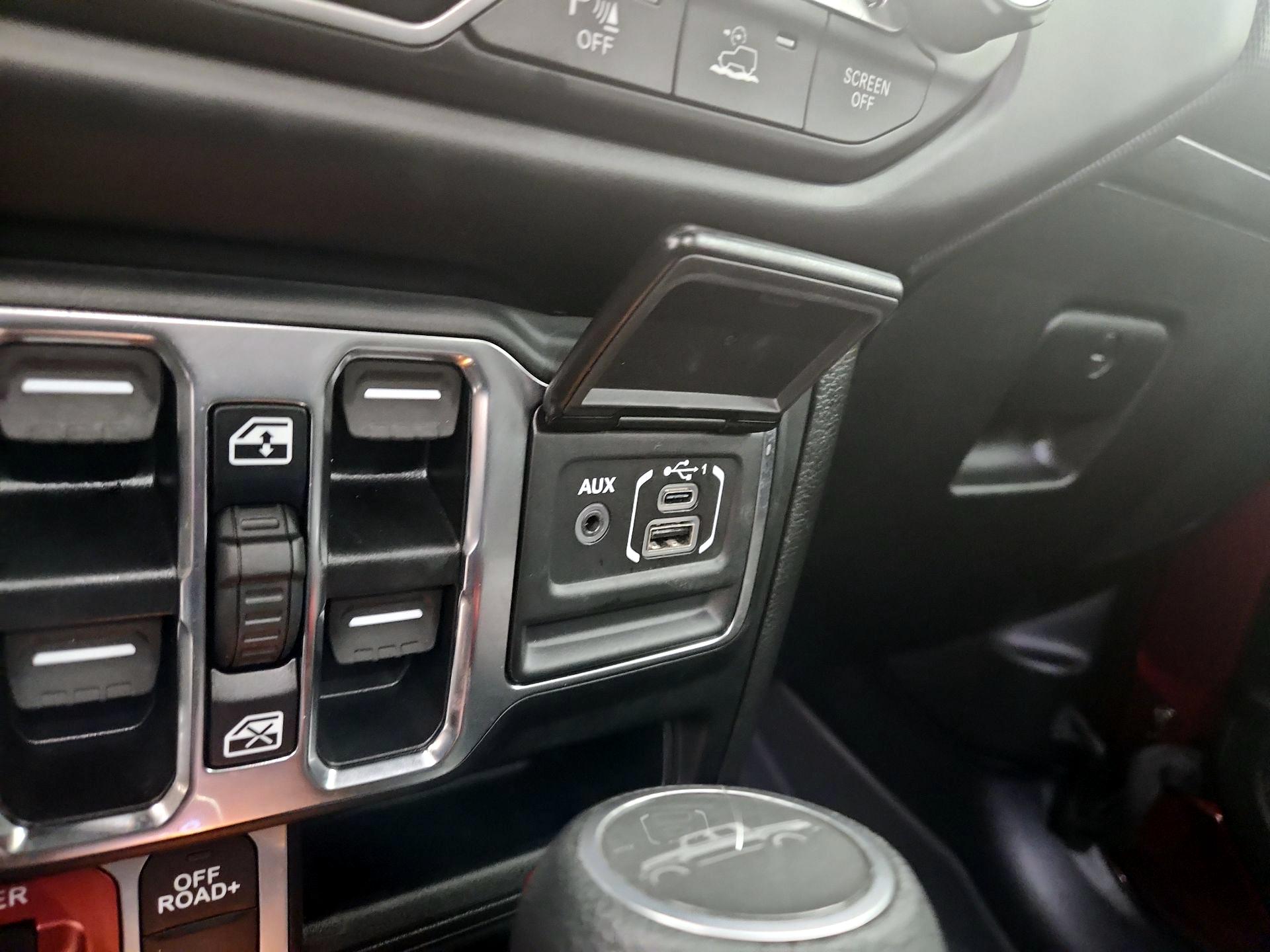 Thumbnail: 2021 Jeep Gladiator - 18