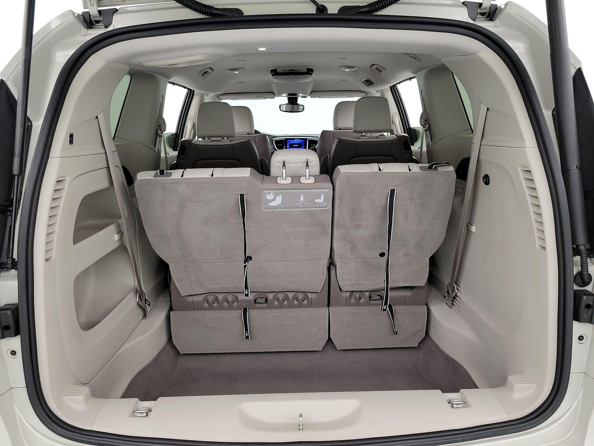 Thumbnail: 2017 Chrysler Pacifica - 20