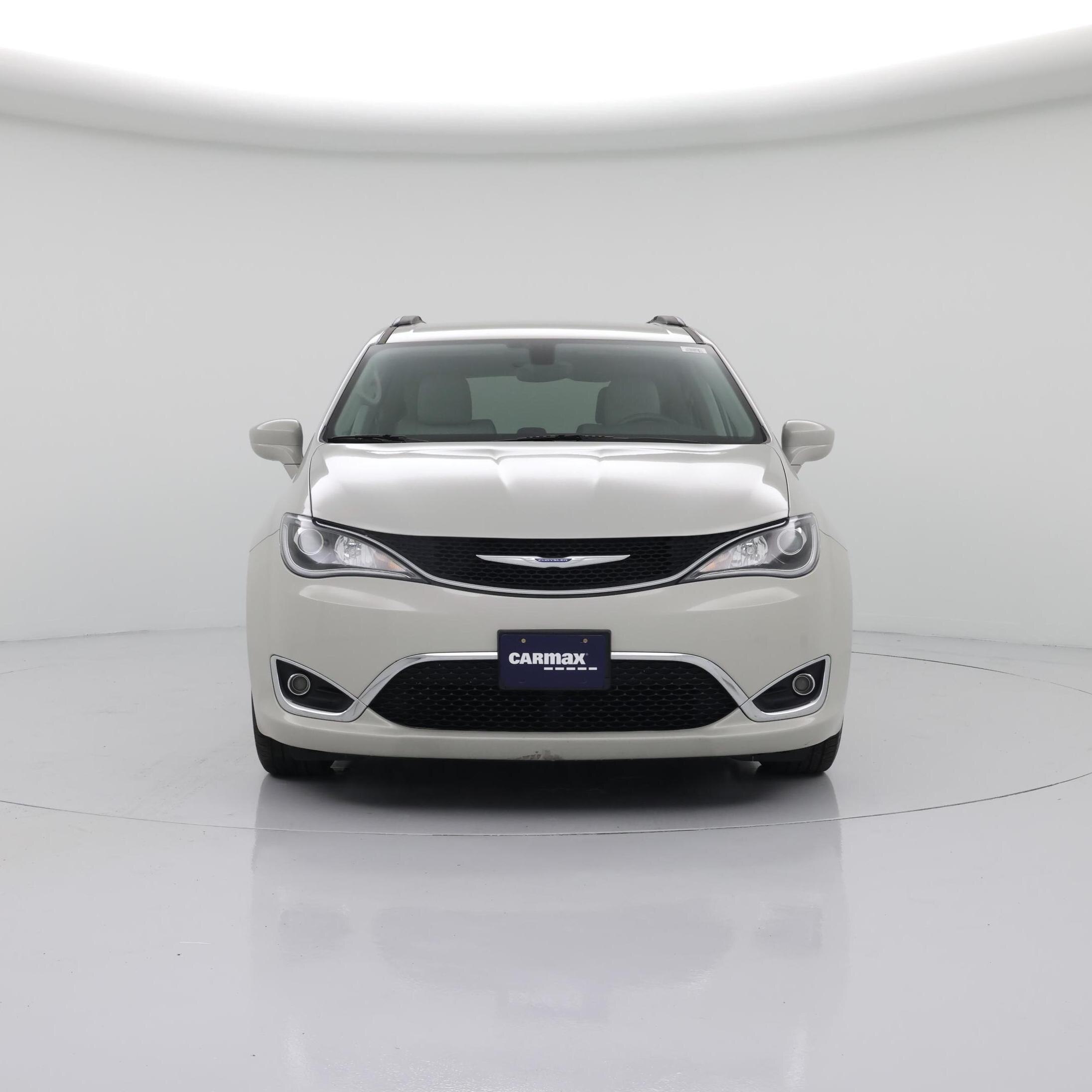 Thumbnail: 2017 Chrysler Pacifica - 5