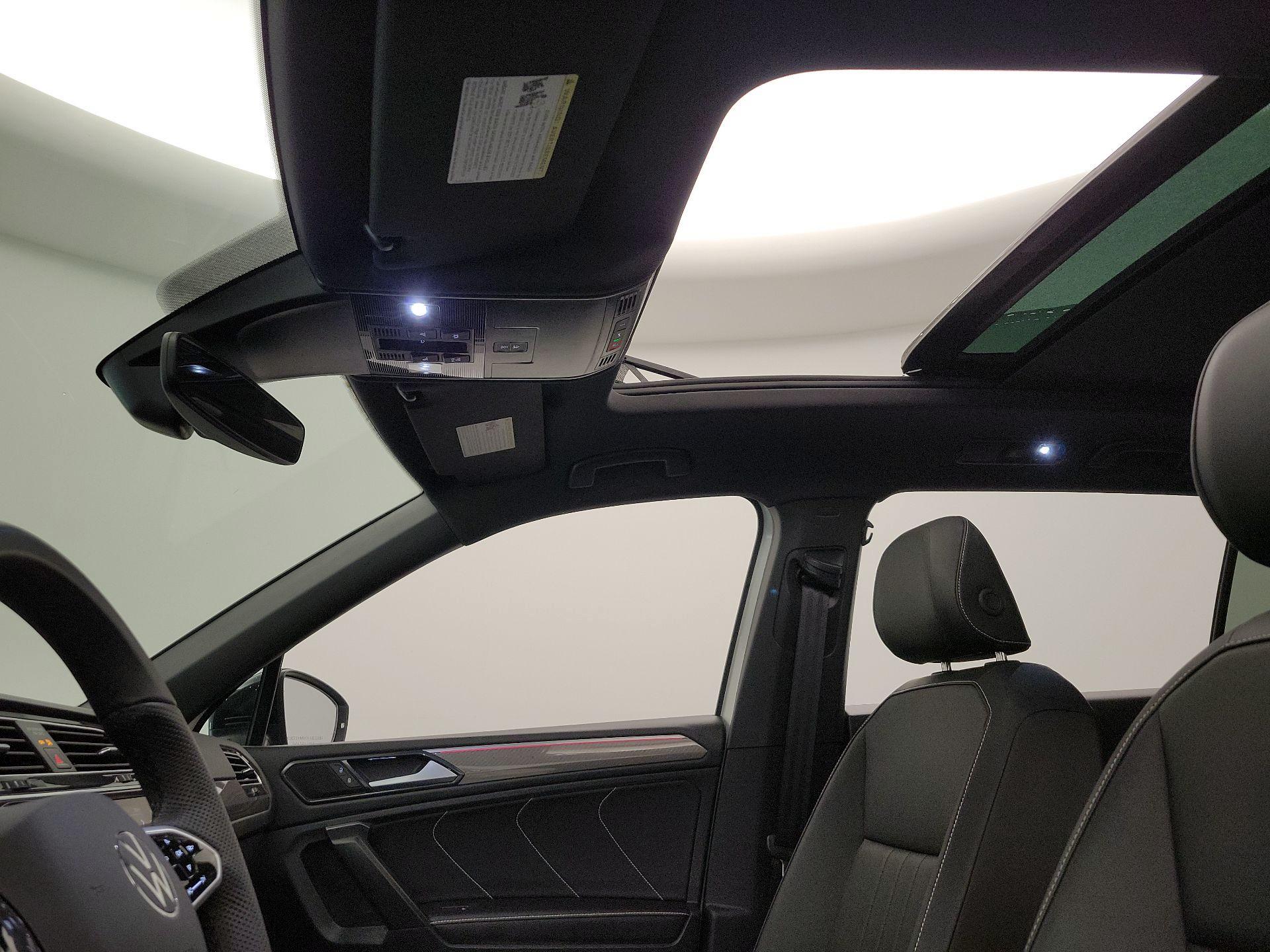Thumbnail: 2024 Volkswagen Tiguan - 19
