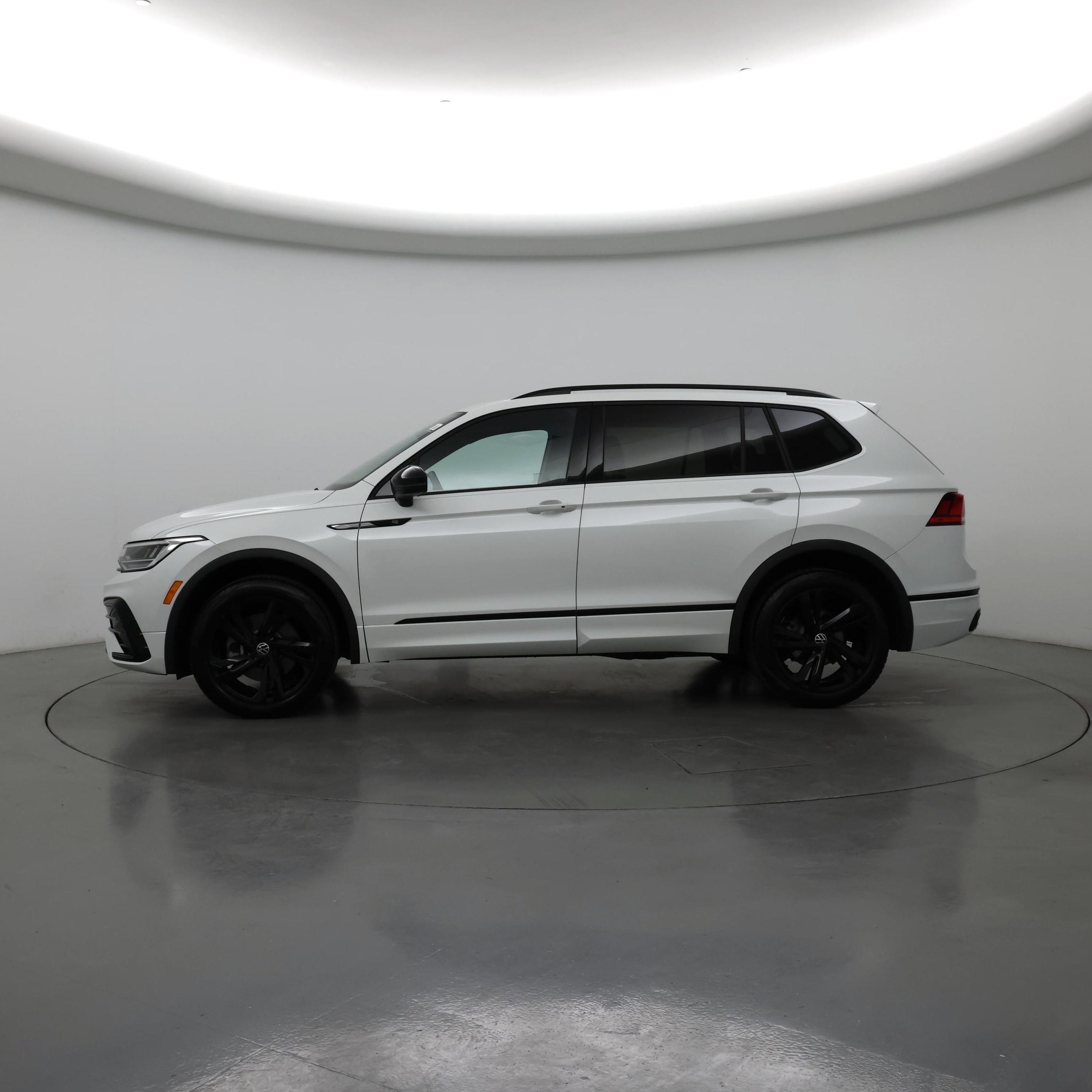 Thumbnail: 2024 Volkswagen Tiguan - 3