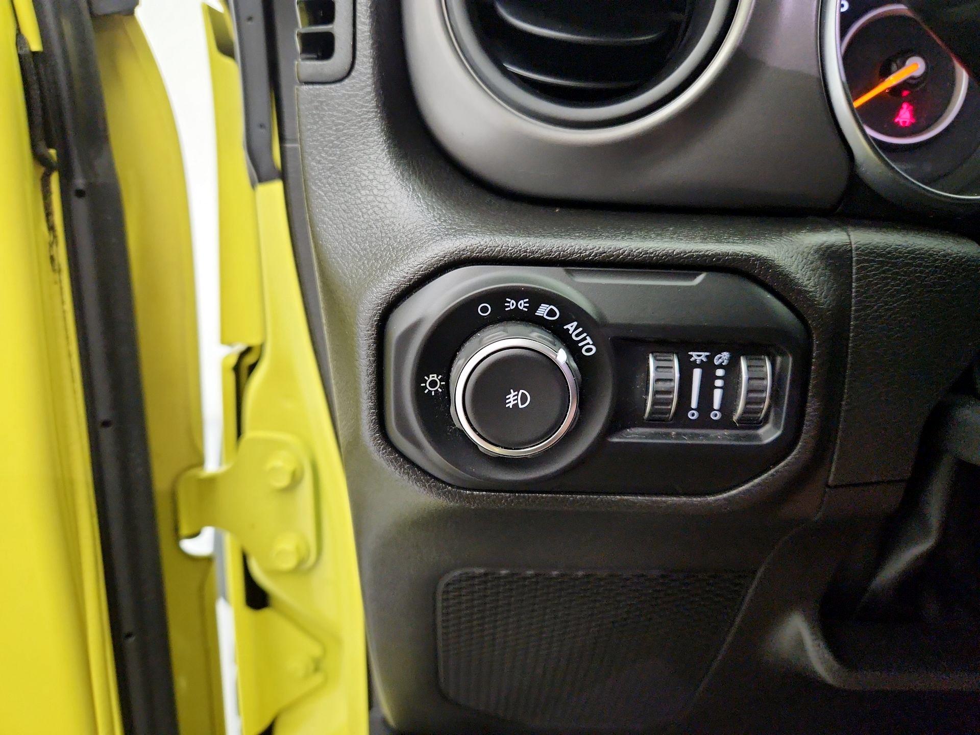 Thumbnail: 2022 Jeep Wrangler - 13
