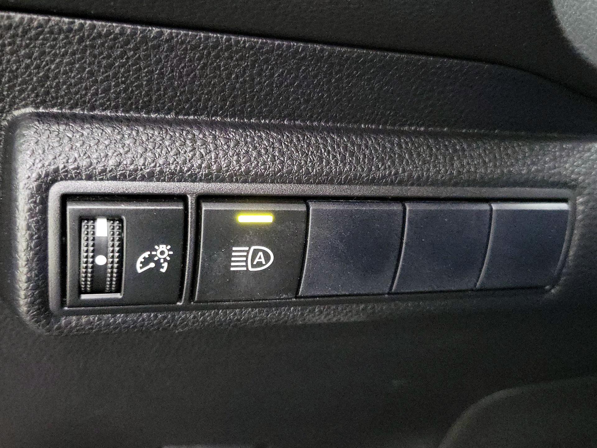 Thumbnail: 2021 Toyota Corolla - 13