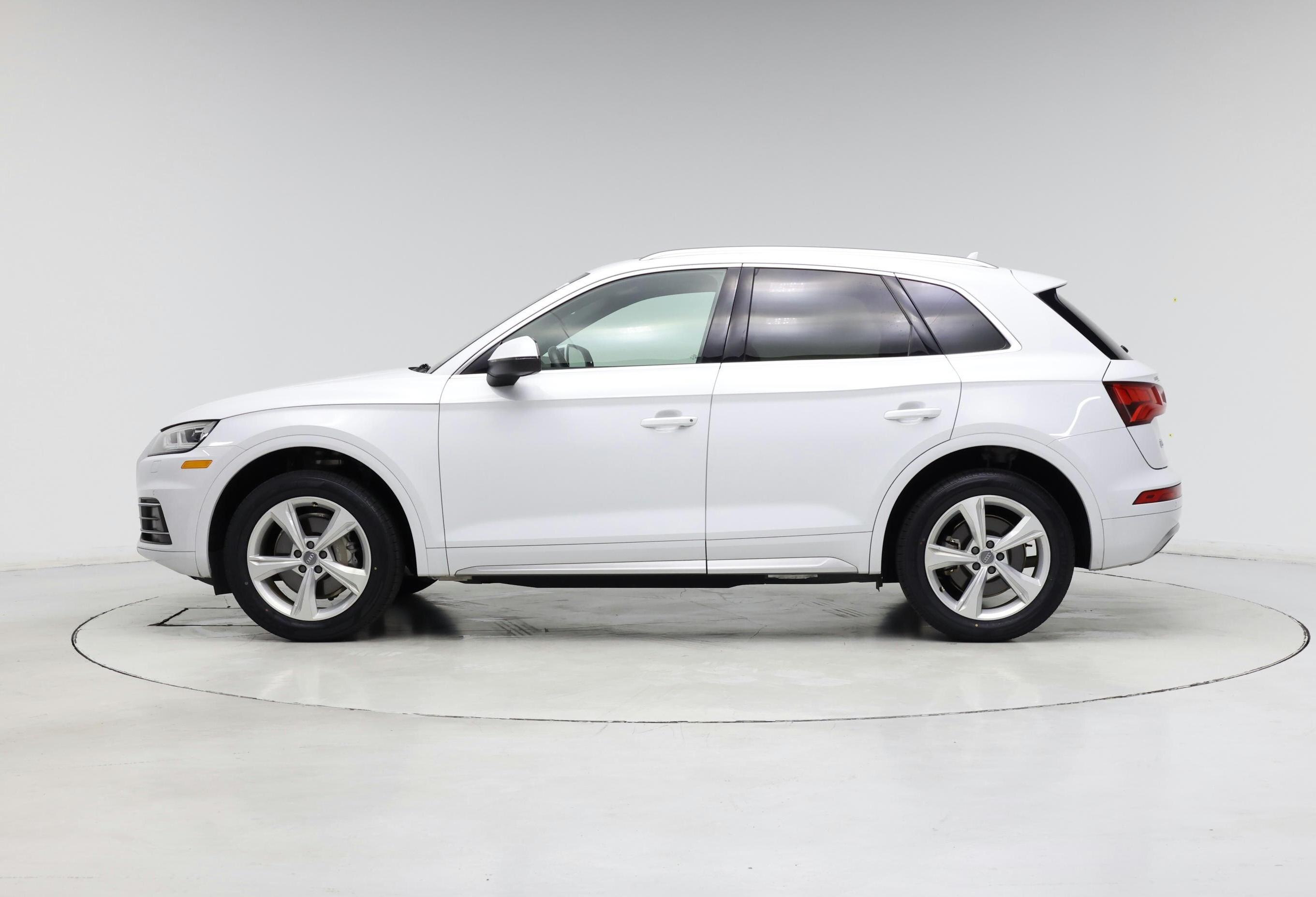 Thumbnail: 2020 Audi Q5 - 3