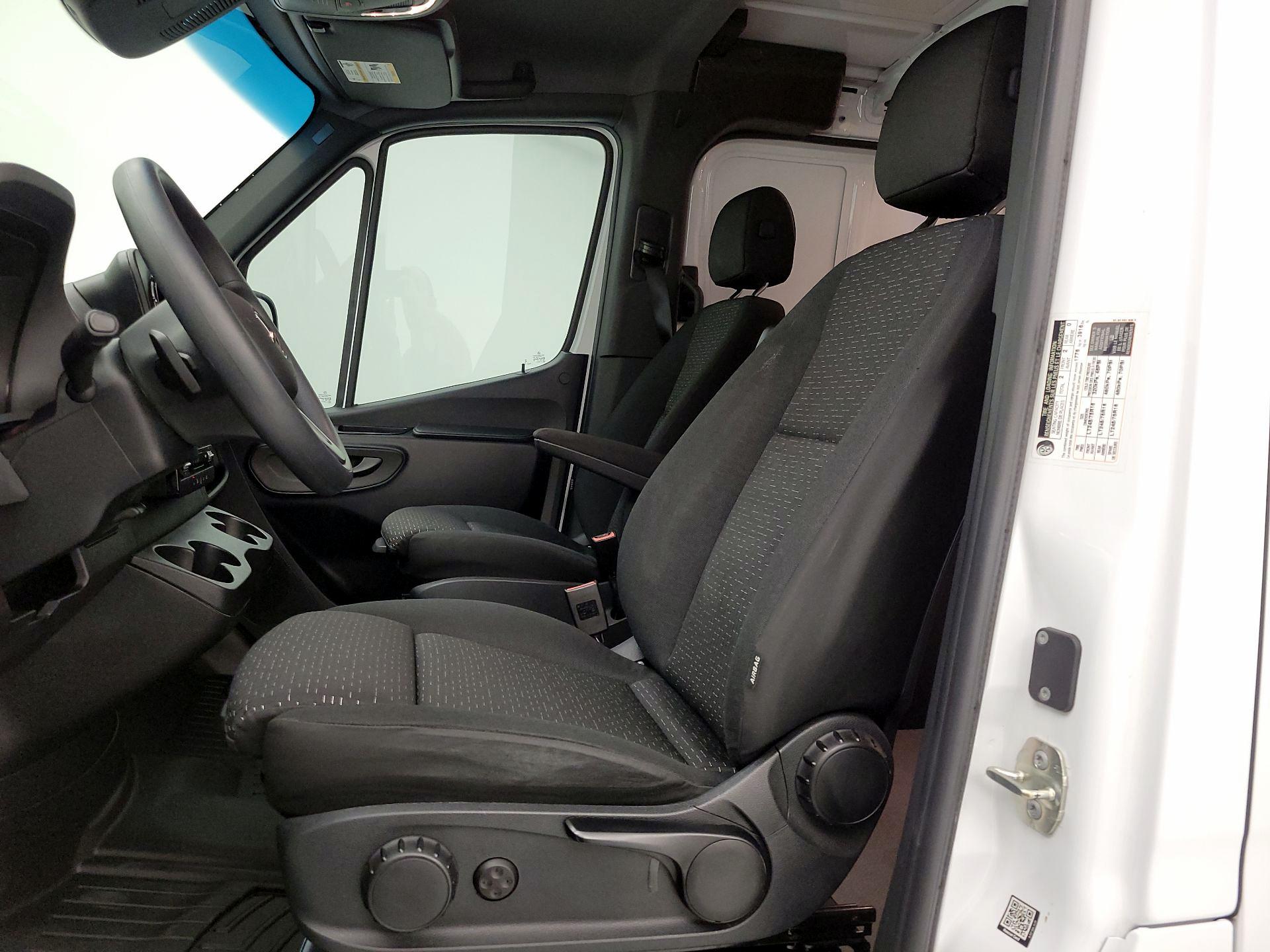 Thumbnail: 2024 Mercedes-Benz Sprinter - 11