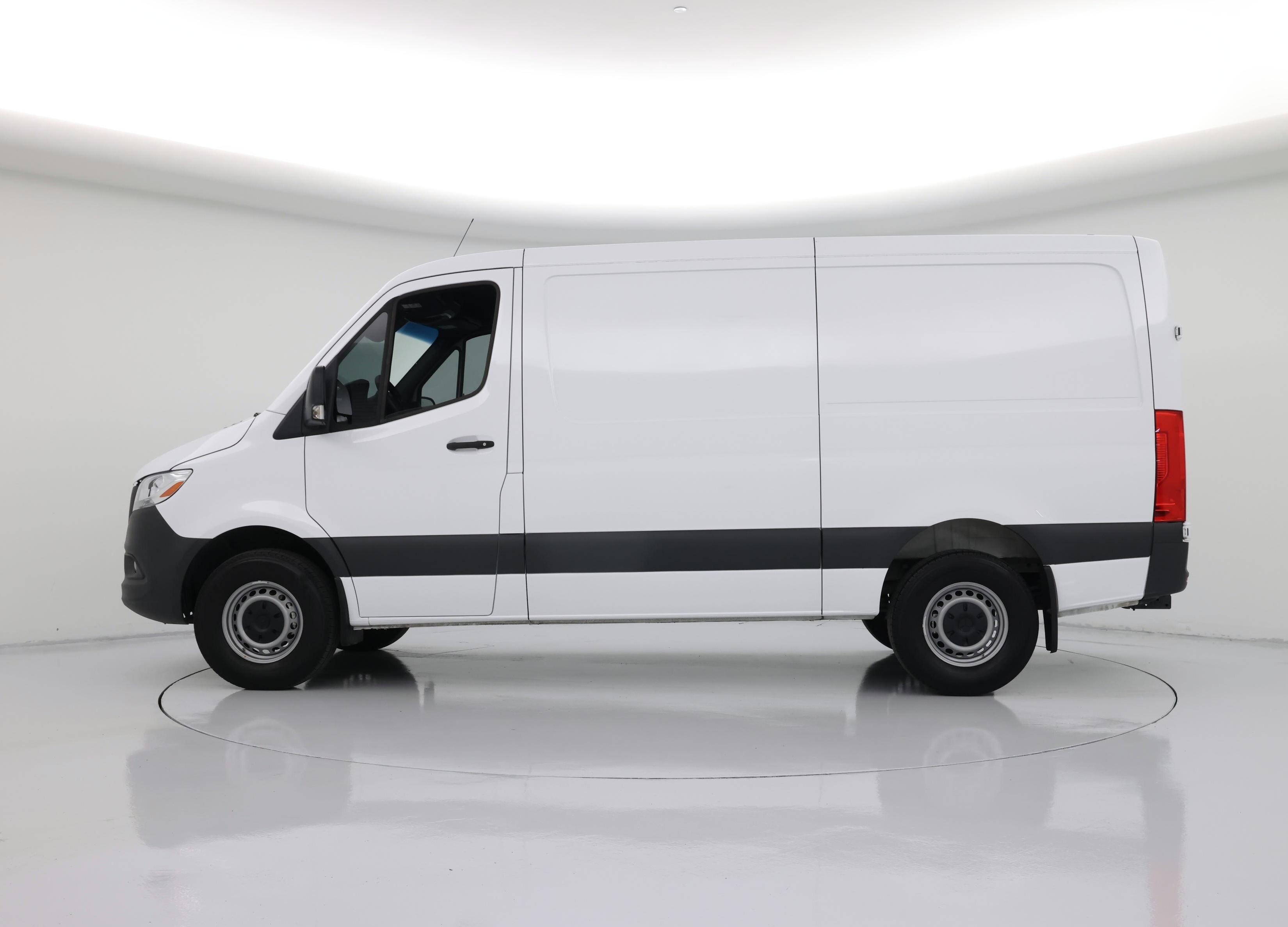 Thumbnail: 2024 Mercedes-Benz Sprinter - 3
