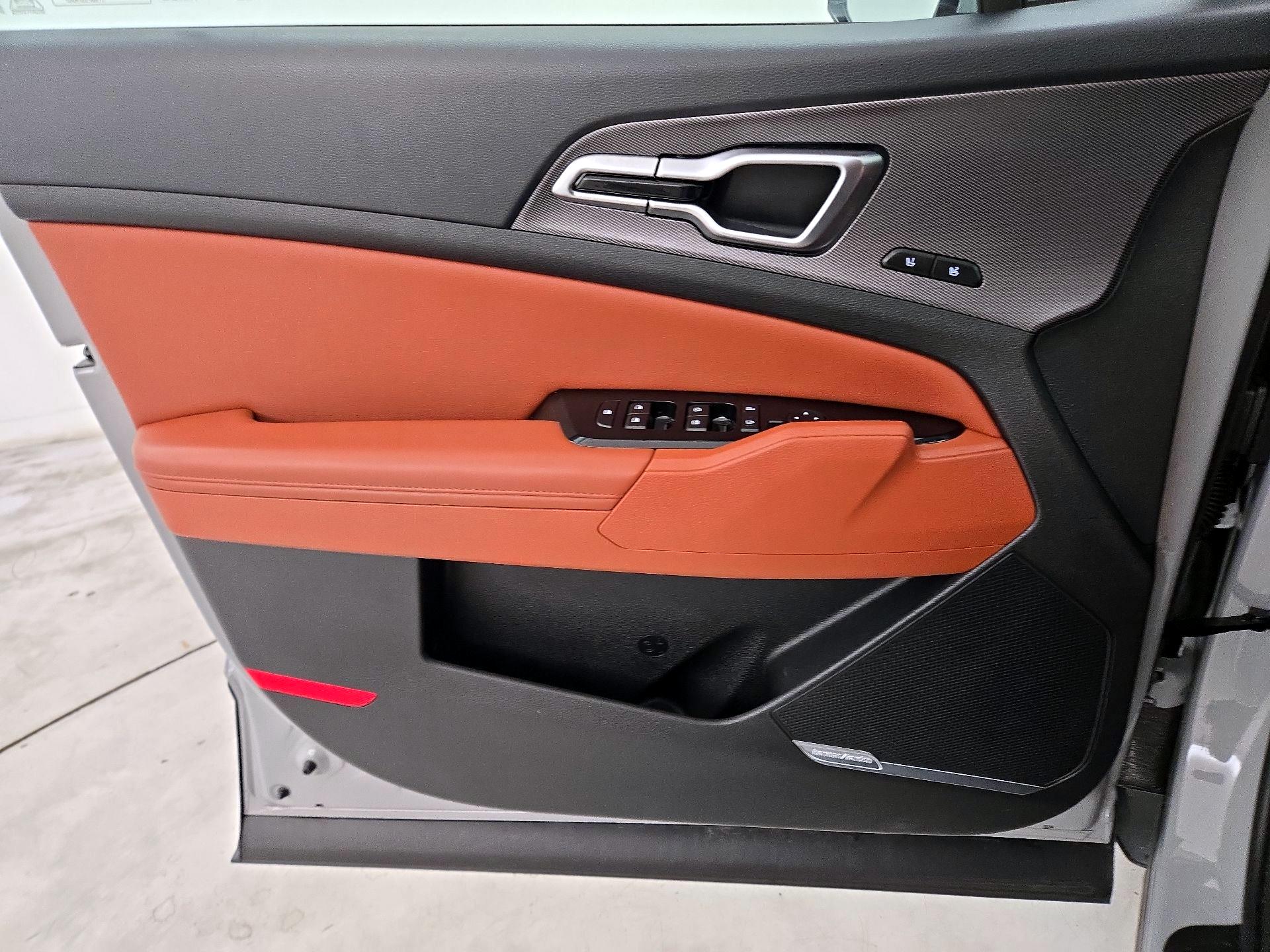Thumbnail: 2023 Kia Sportage - 12