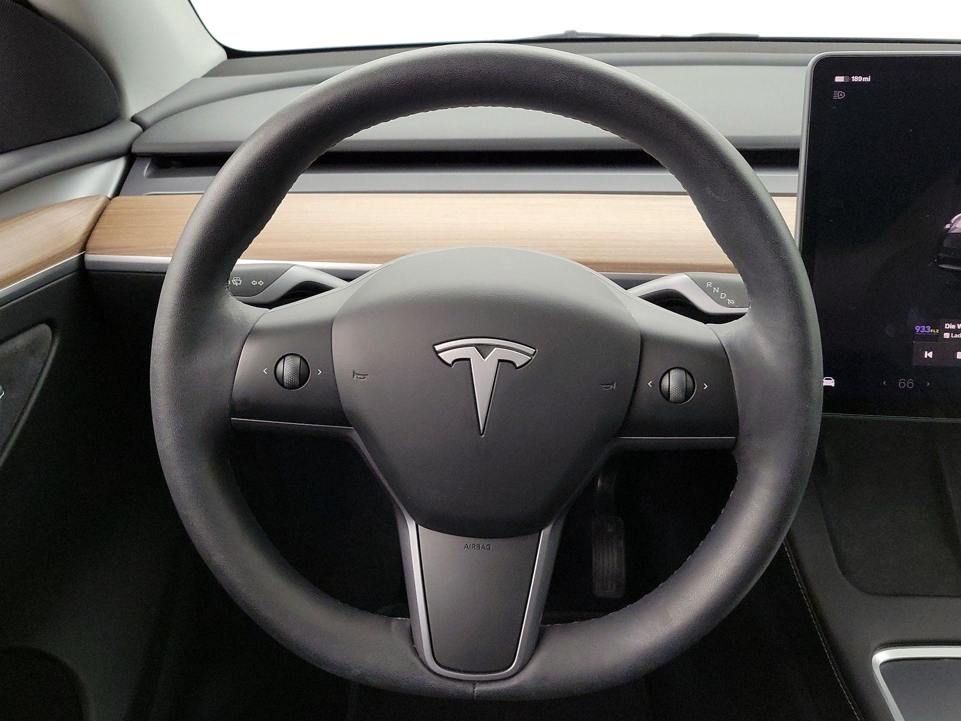 Thumbnail: 2023 Tesla Model Y - 10