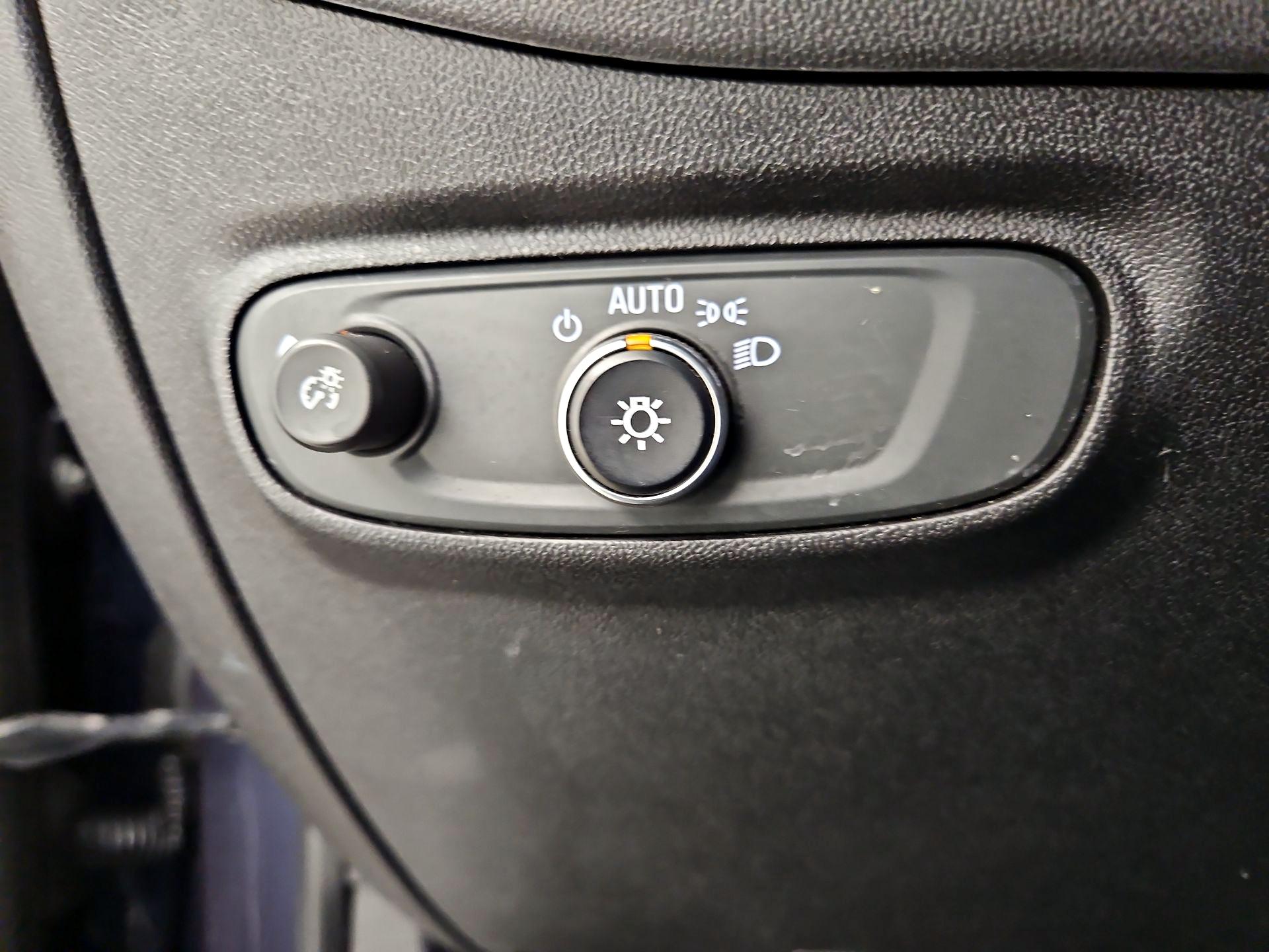 Thumbnail: 2019 Chevrolet Equinox - 13