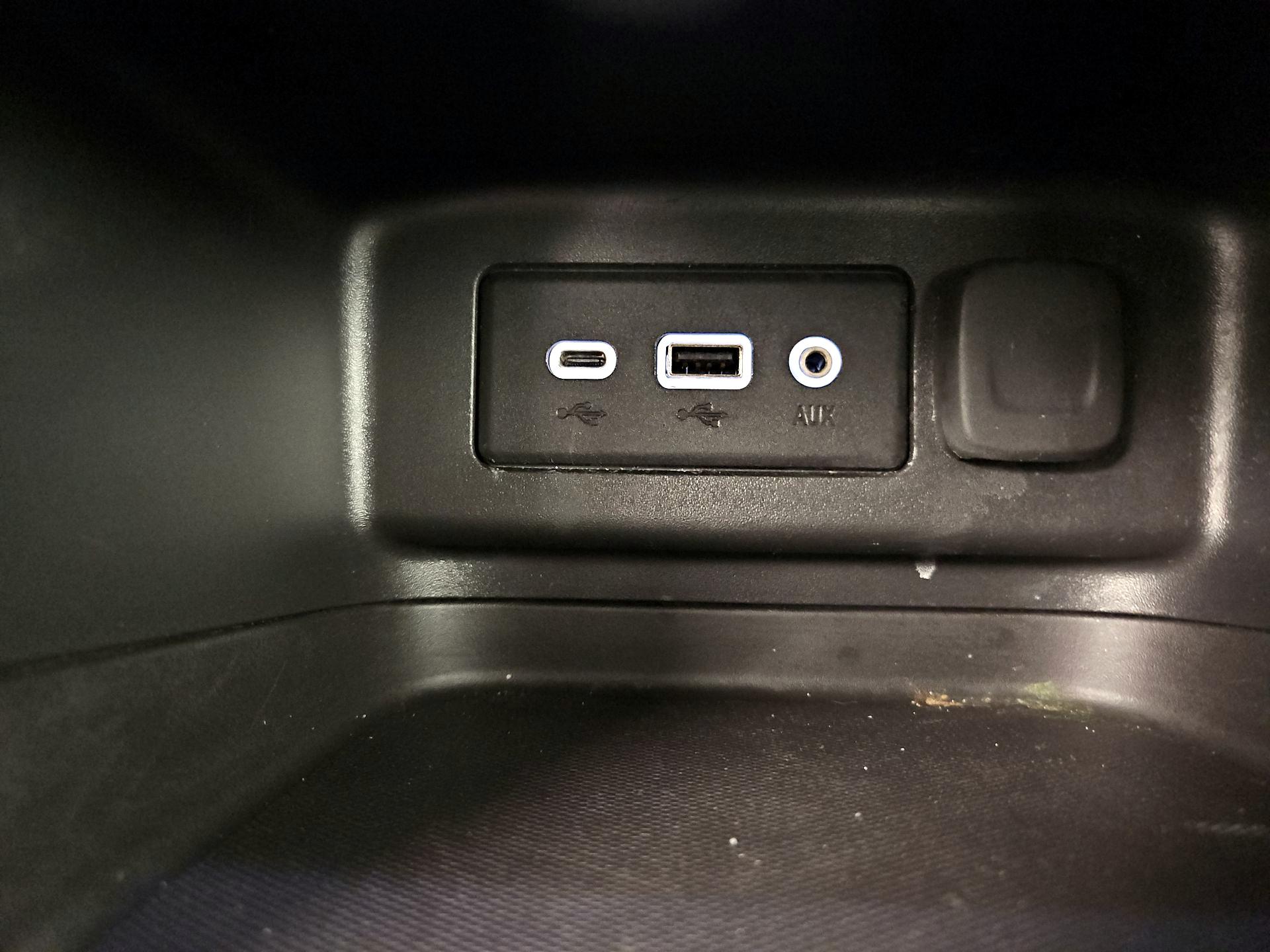 Thumbnail: 2019 Chevrolet Equinox - 18