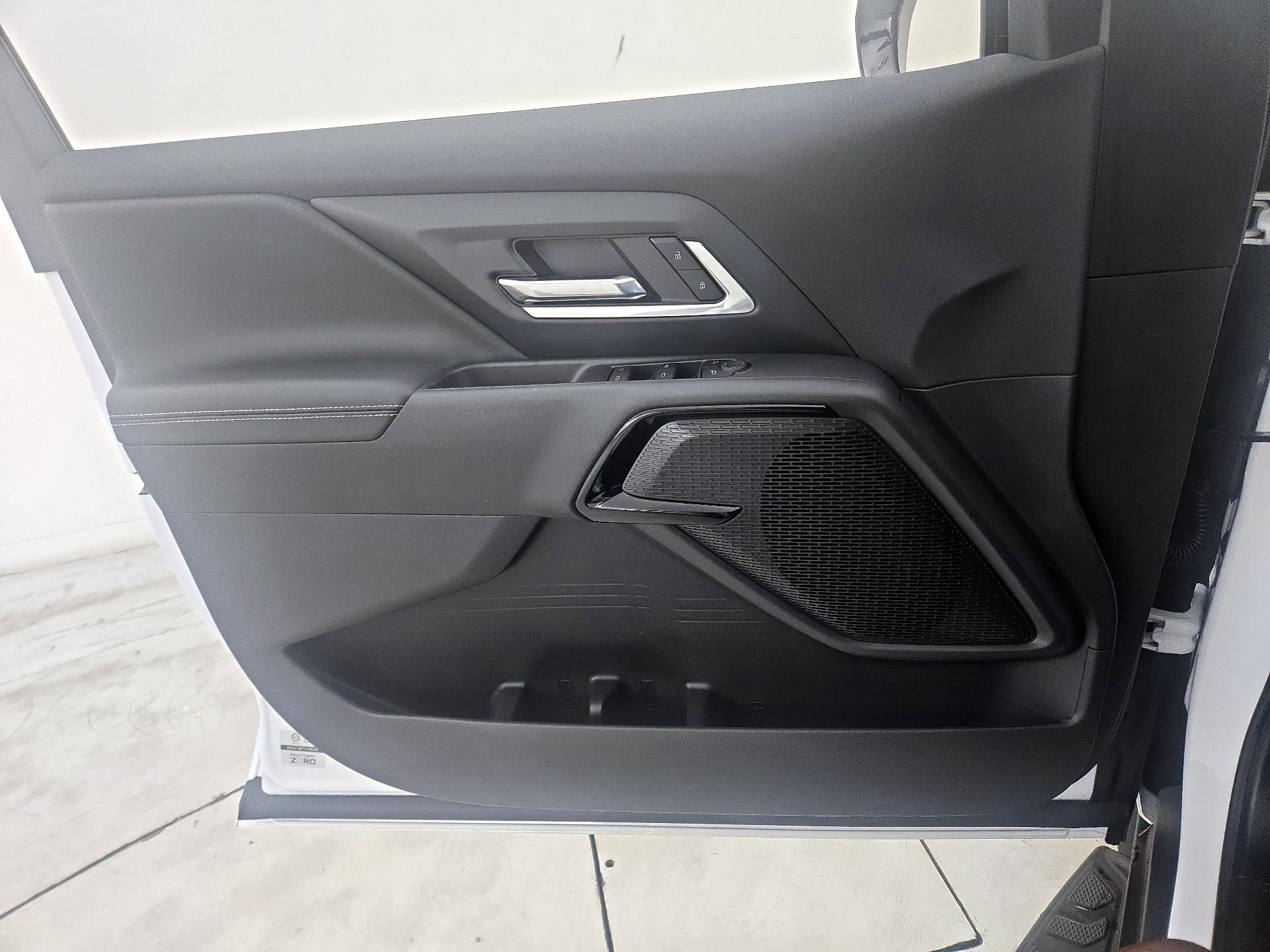 Thumbnail: 2026 Chevrolet Silverado EV - 12