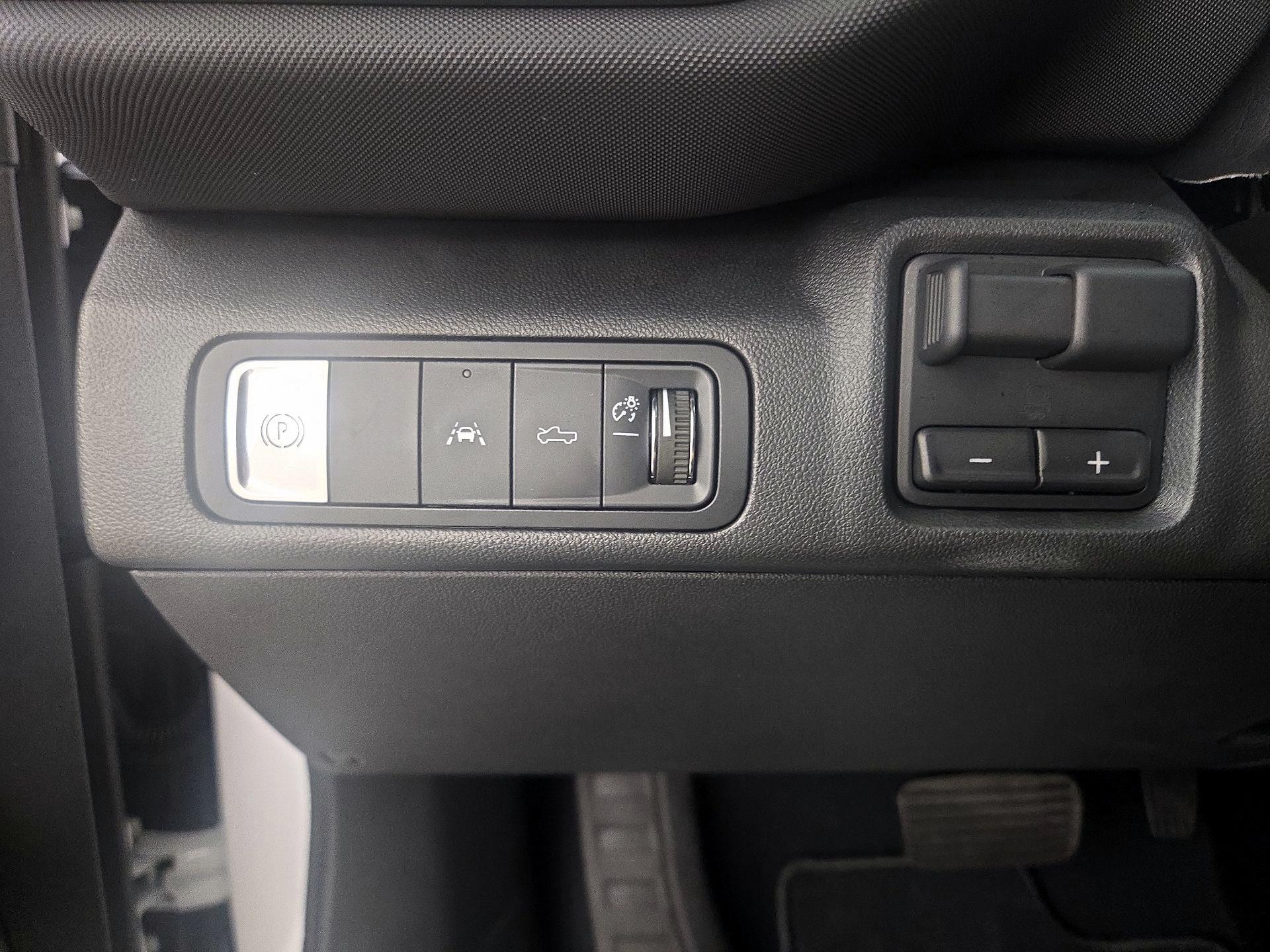 Thumbnail: 2026 Chevrolet Silverado EV - 13