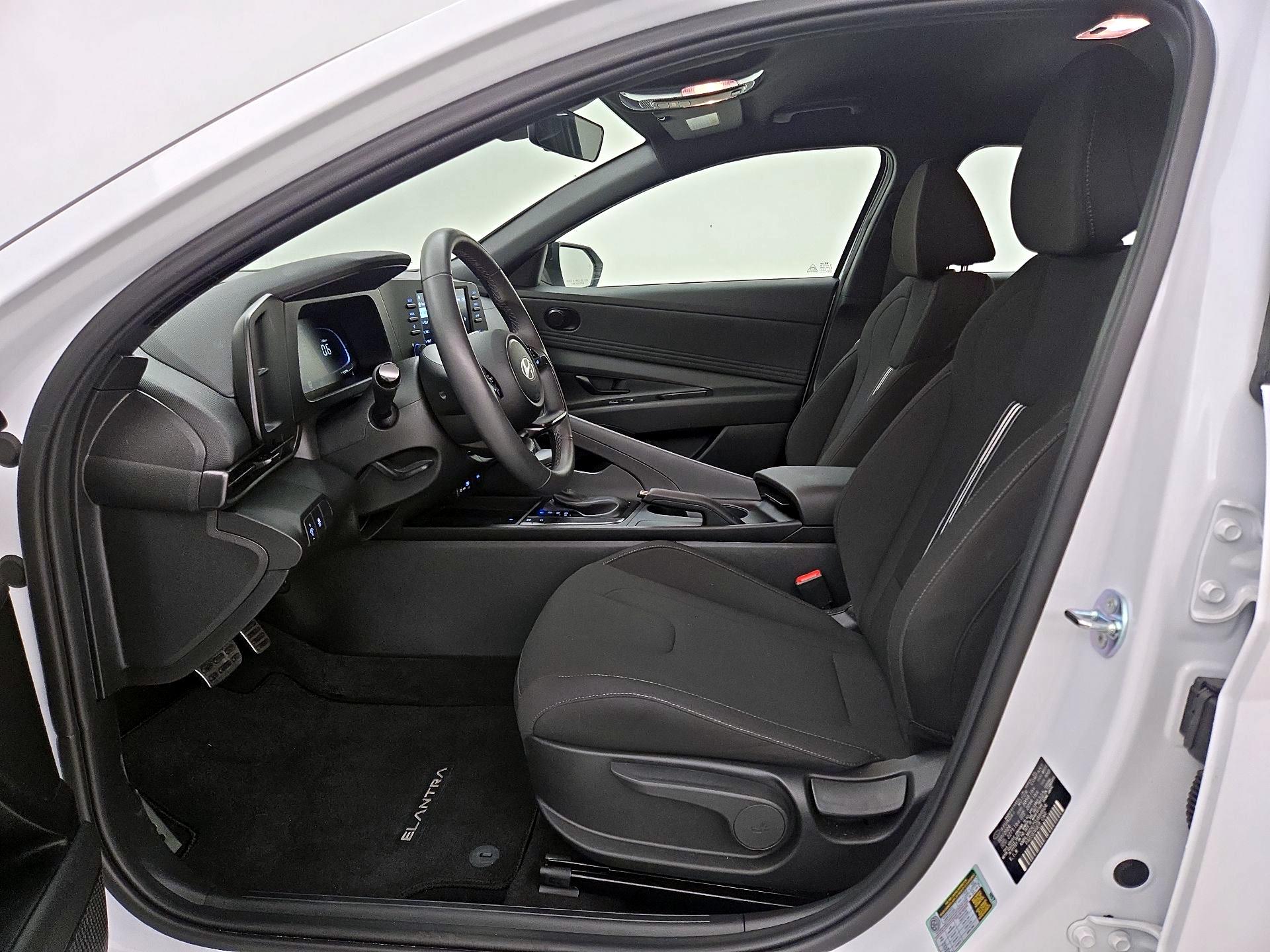 Thumbnail: 2025 Hyundai Elantra - 11