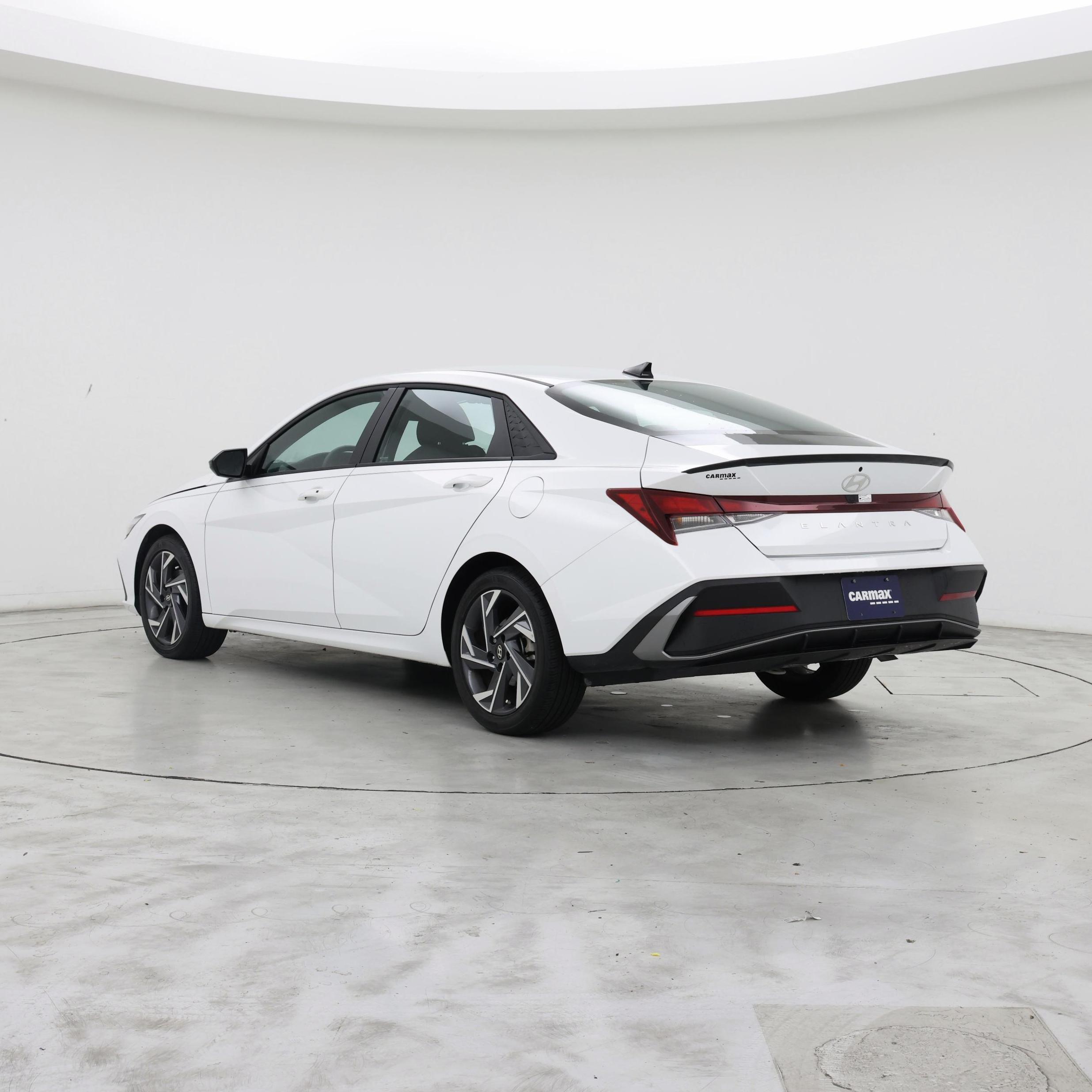 Thumbnail: 2025 Hyundai Elantra - 2