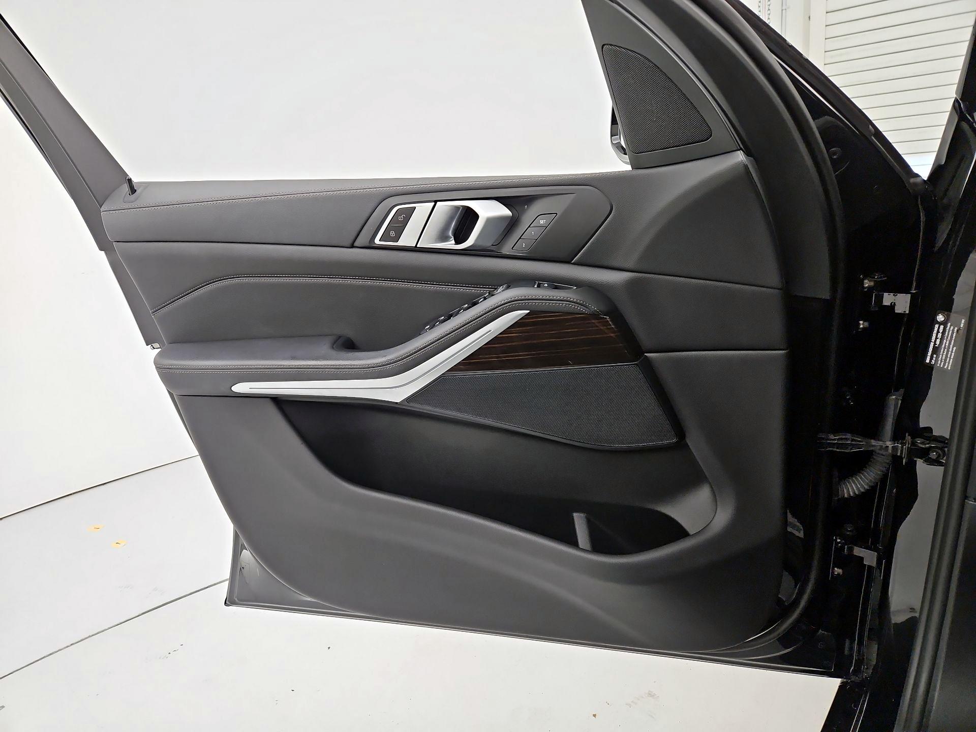 Thumbnail: 2020 BMW X5 - 12