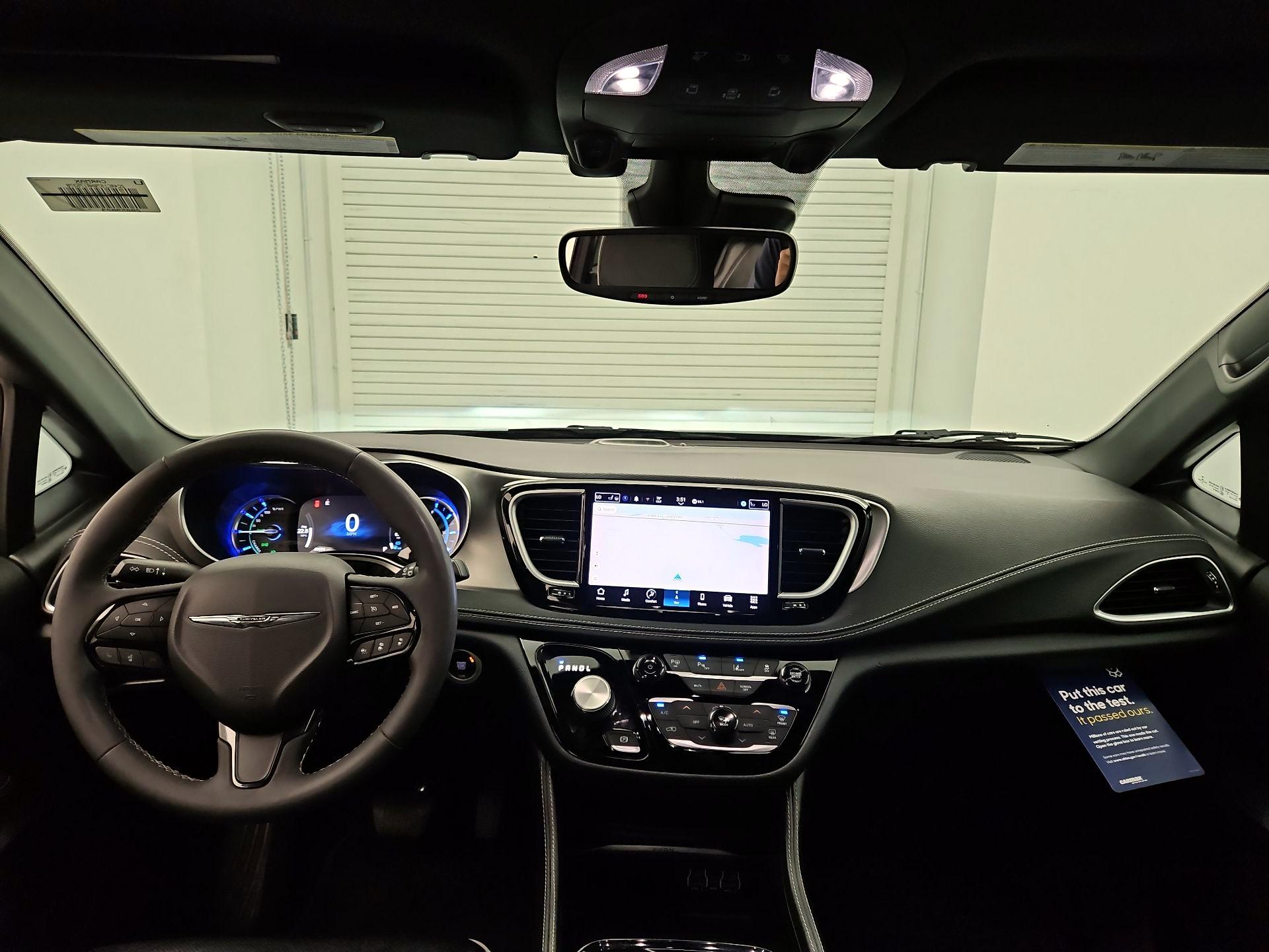 Thumbnail: 2022 Chrysler Pacifica - 9