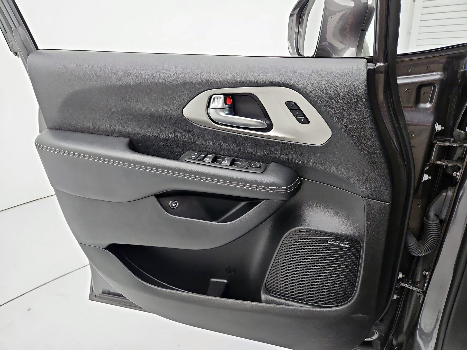 Thumbnail: 2022 Chrysler Pacifica - 12