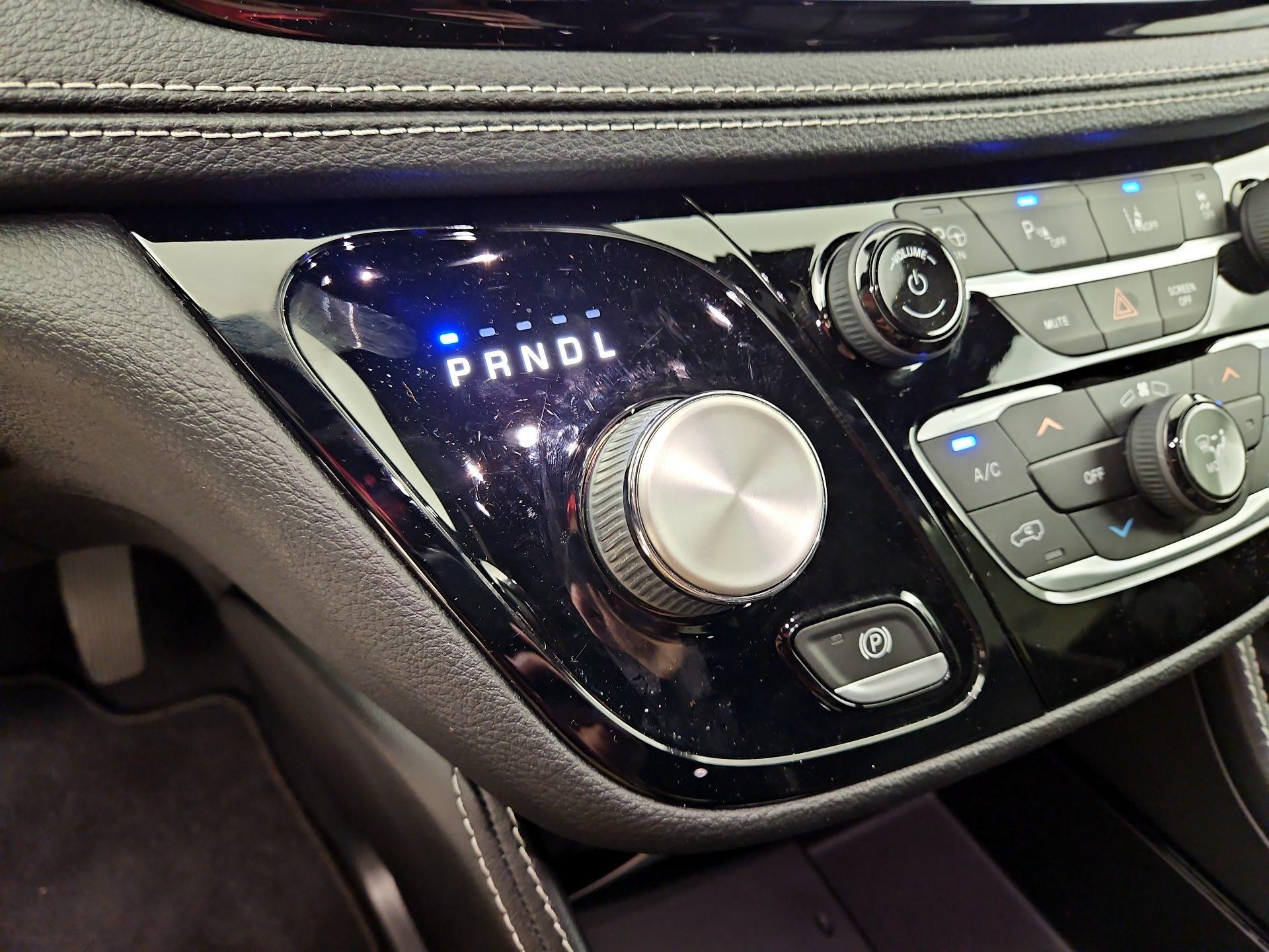 Thumbnail: 2022 Chrysler Pacifica - 18