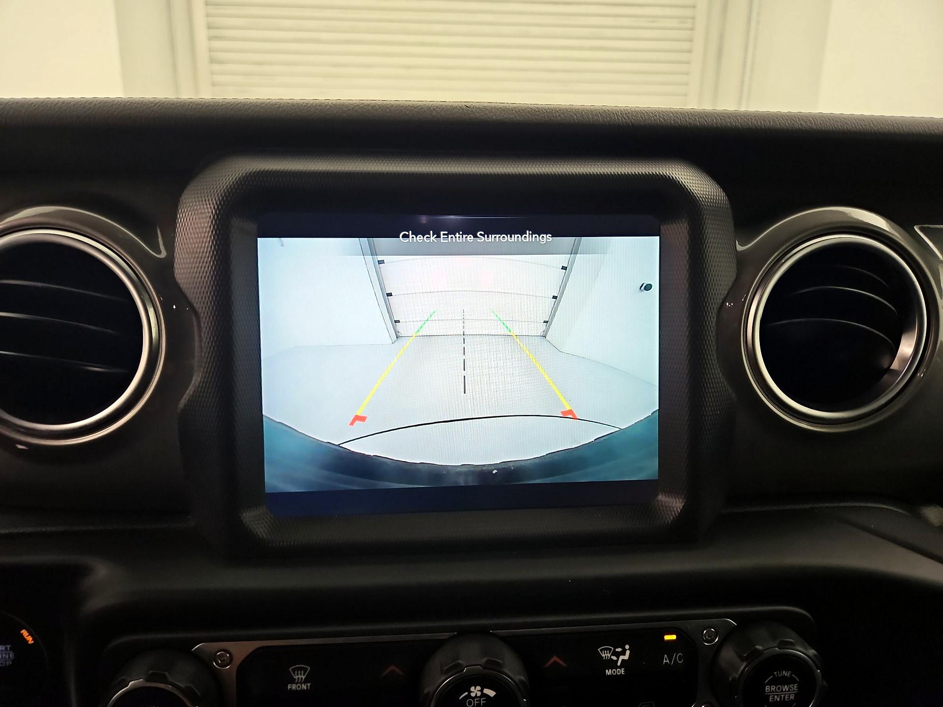 Thumbnail: 2022 Jeep Wrangler - 15